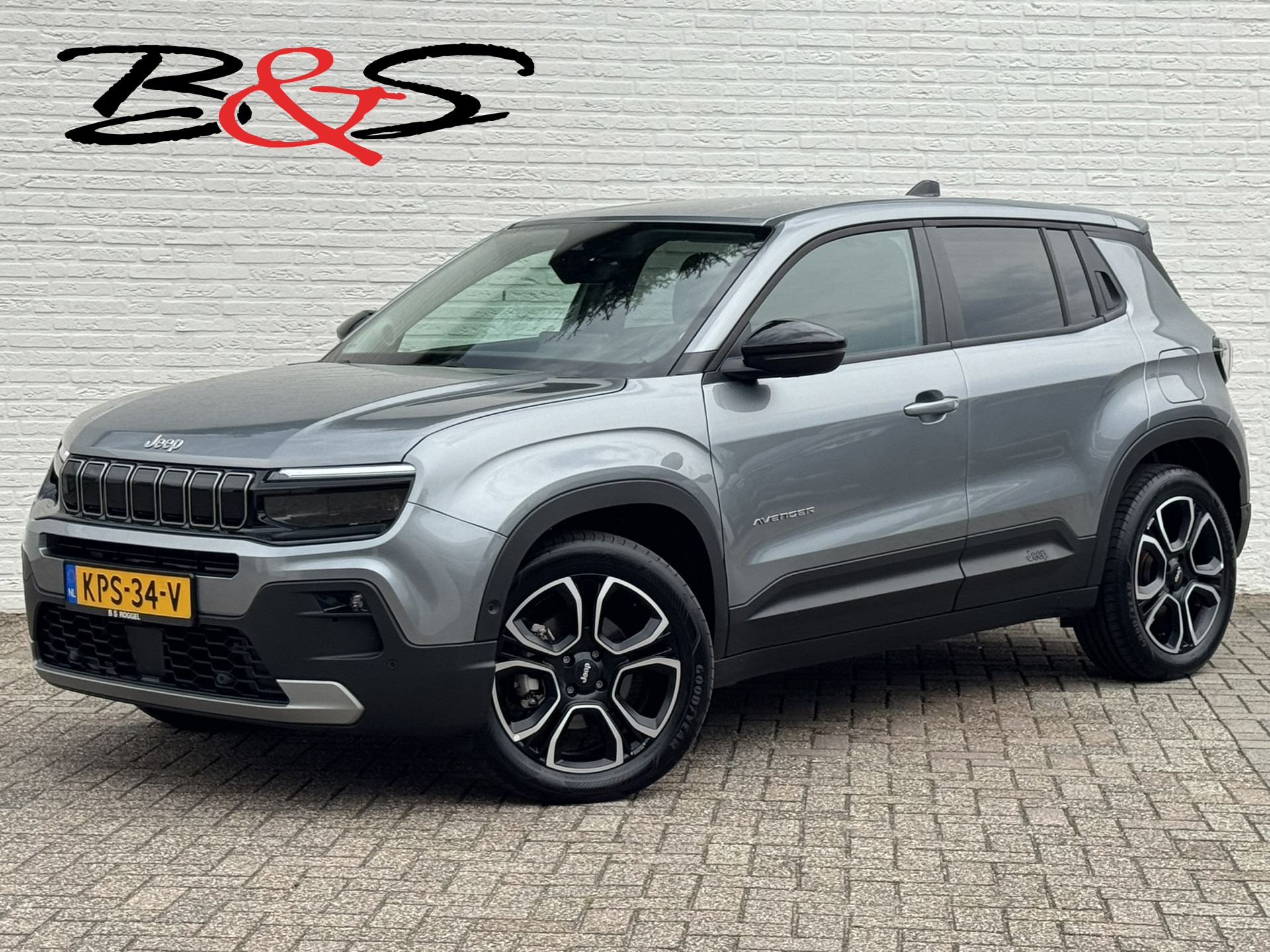 Jeep Avenger Summit 54 kWh Clima Camera Carplay Adaptive Cruise PDC voor en achter Half Leder 2025 - voorkant
