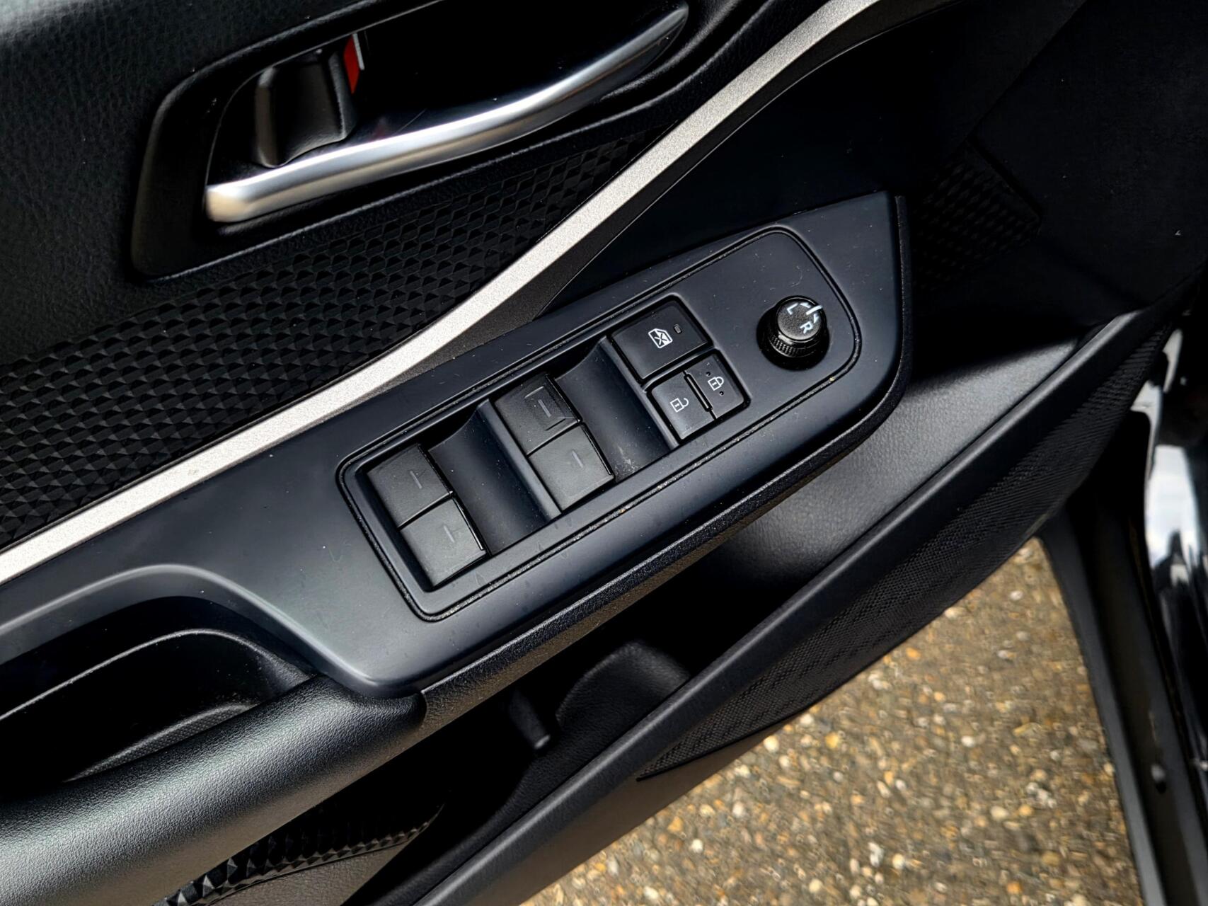 Foto van Toyota C-hr