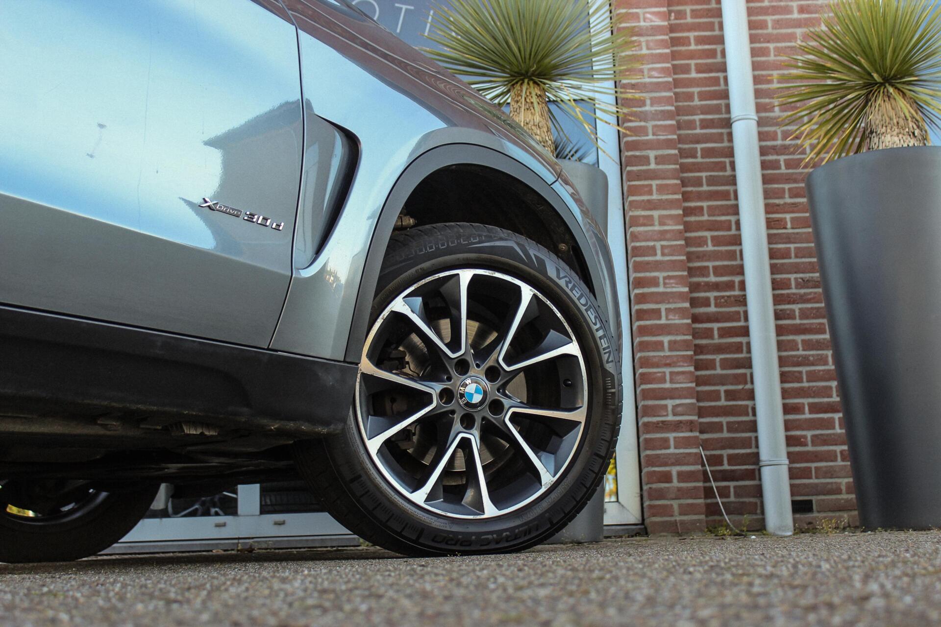 Foto van BMW X5 Xdrive30d