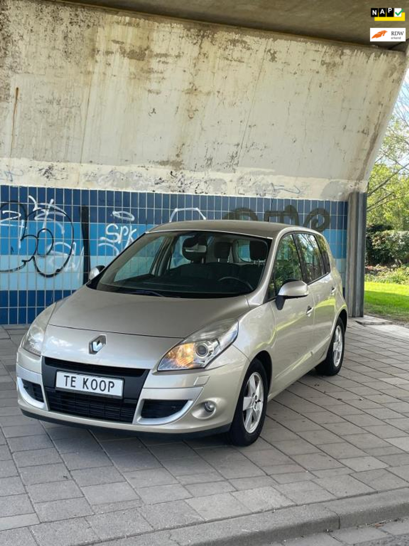 Renault Megane Scenic 1.4 TCE Dynamique *EXPORT*EXPORT*EXPORT* 2011 - voorkant