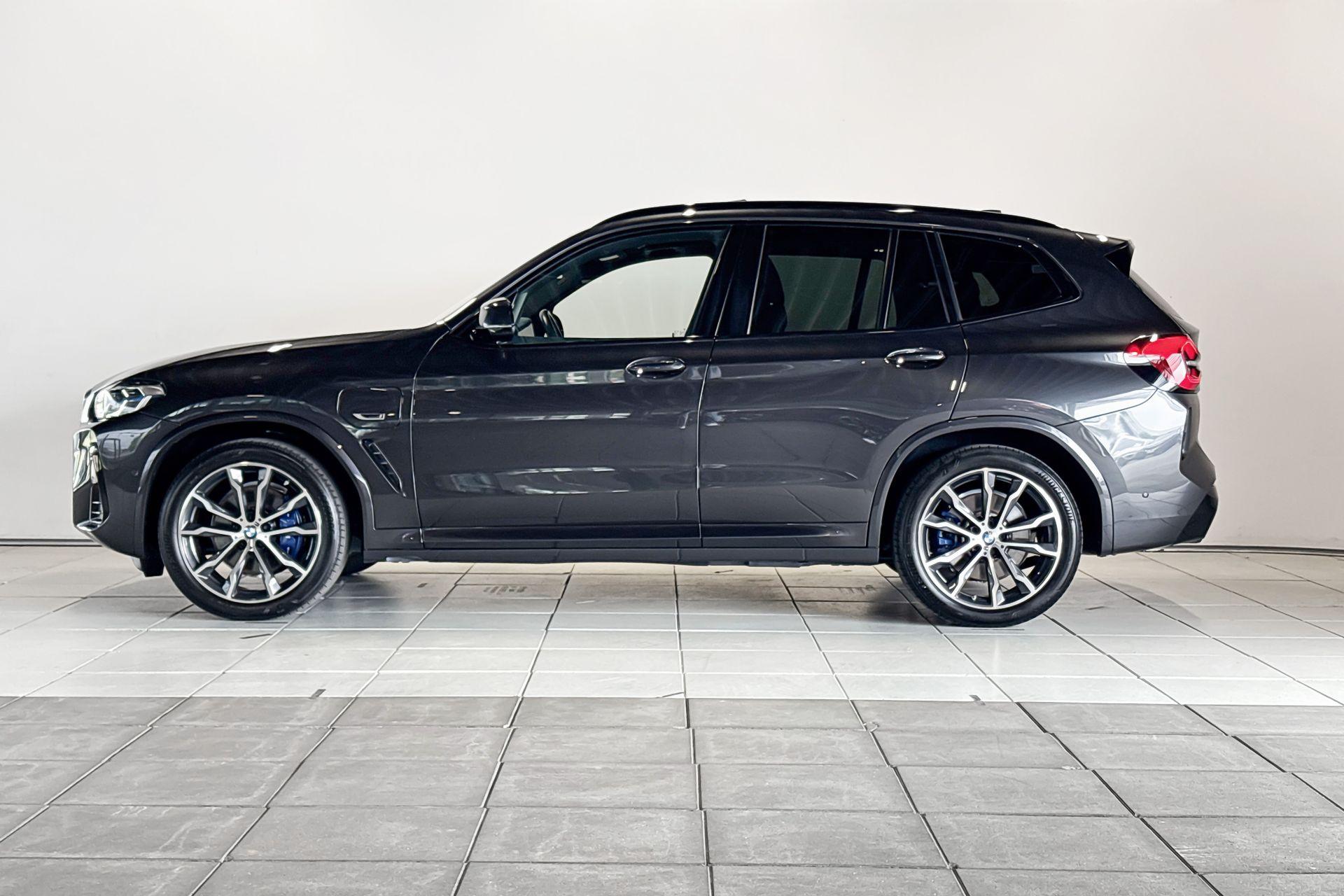 Foto van BMW X3 Xdrive30e