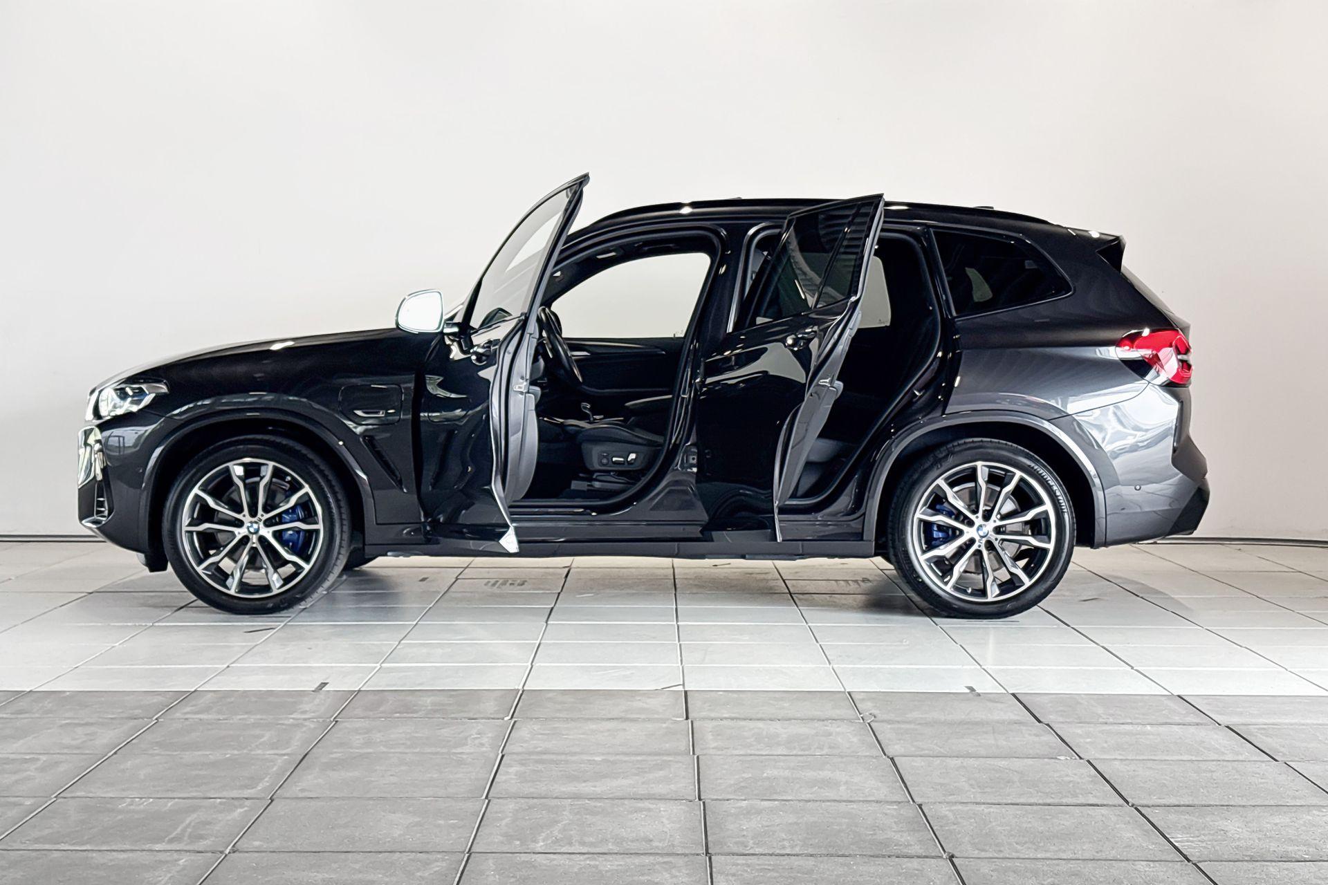 Foto van BMW X3 Xdrive30e