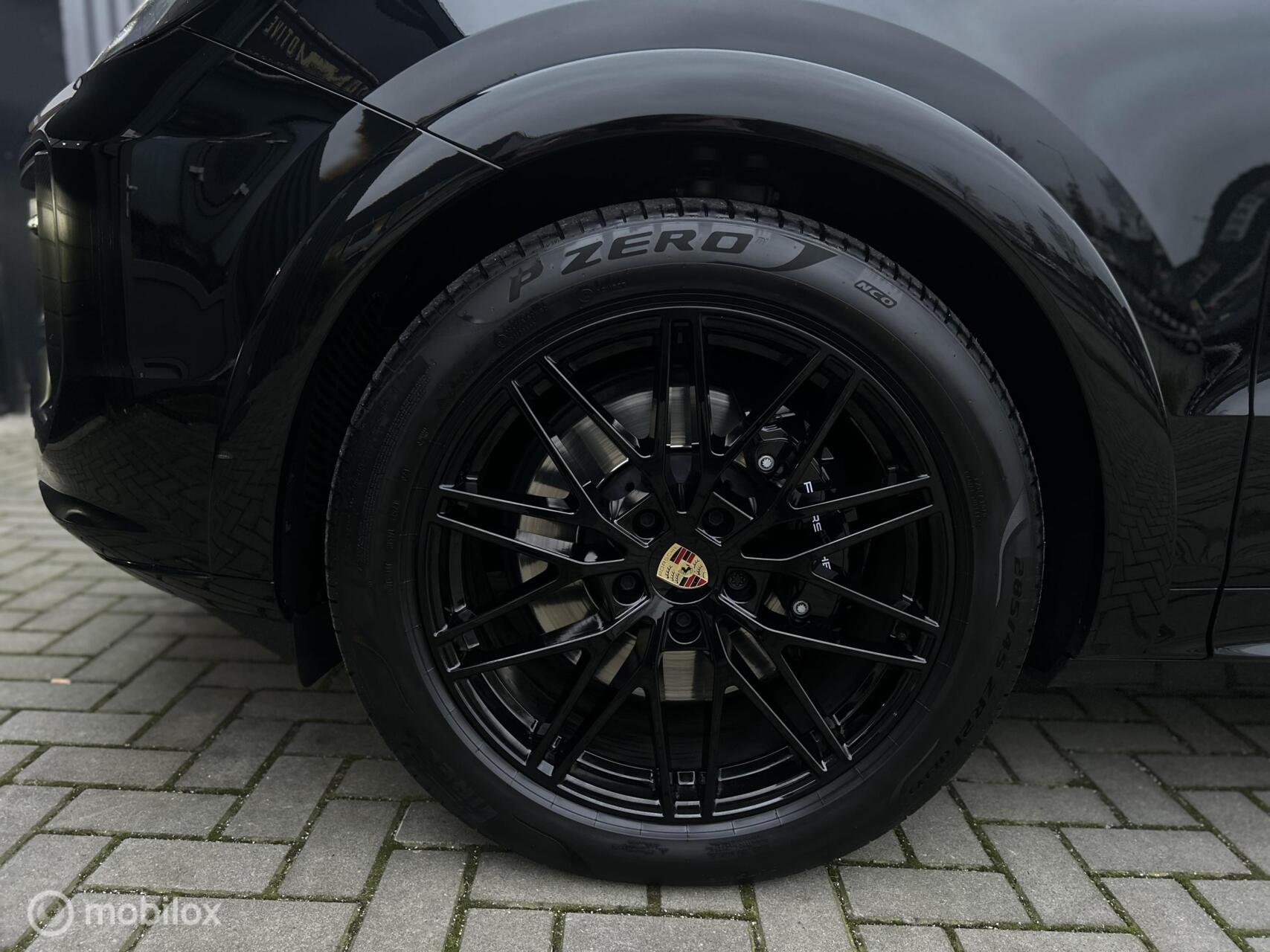 Foto van Porsche Cayenne E-hybrid