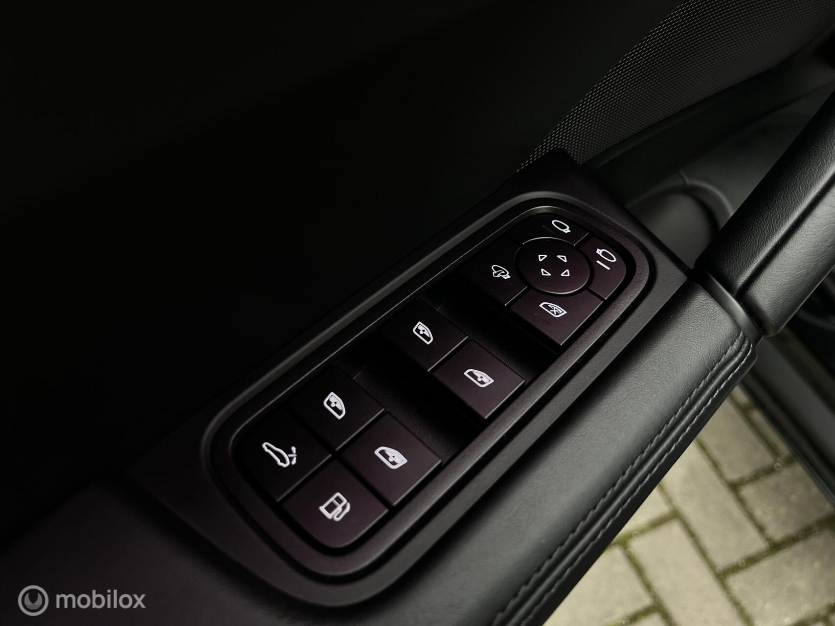 Foto van Porsche Cayenne E-hybrid