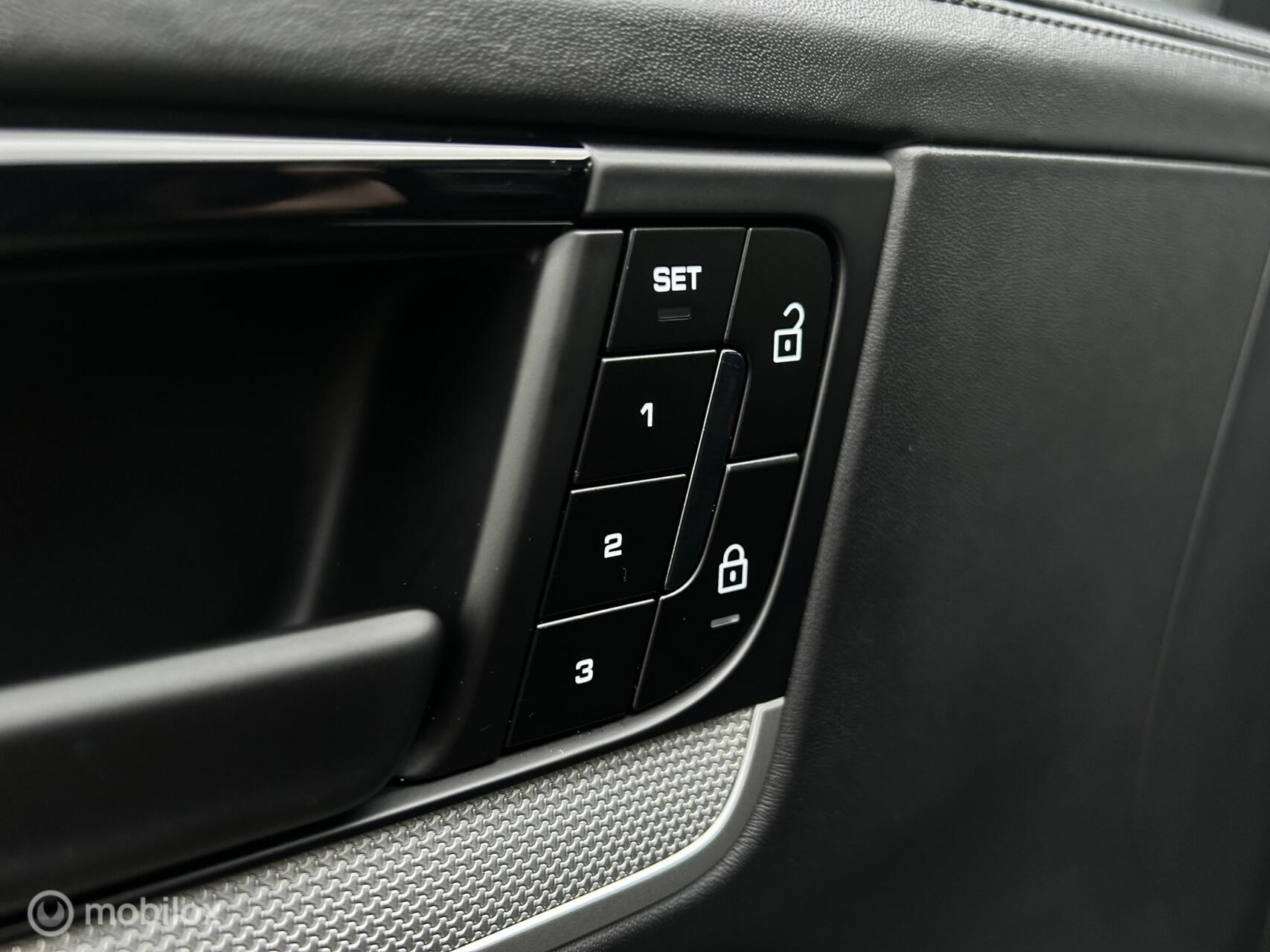 Foto van Porsche Cayenne E-hybrid