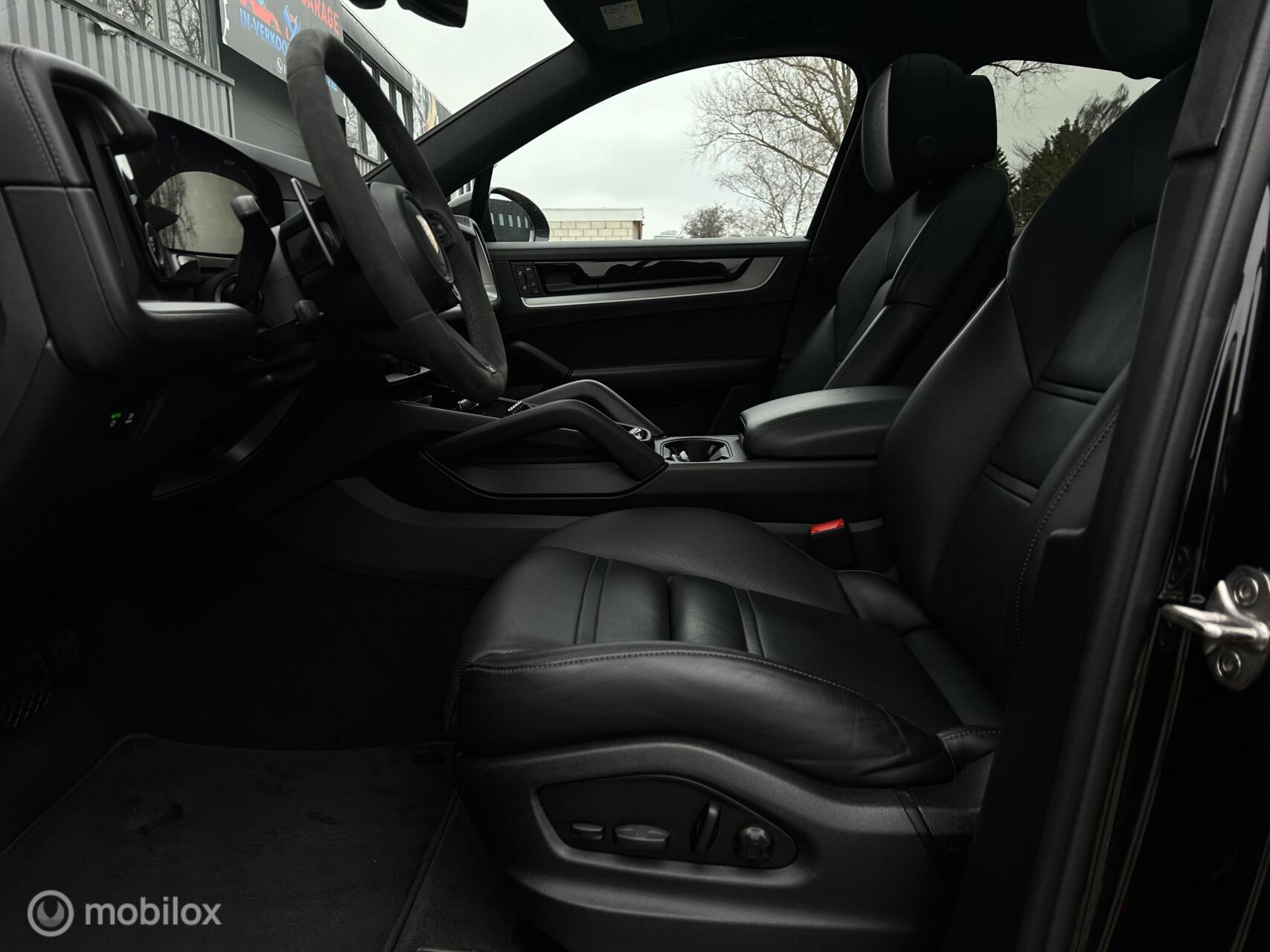 Foto van Porsche Cayenne E-hybrid
