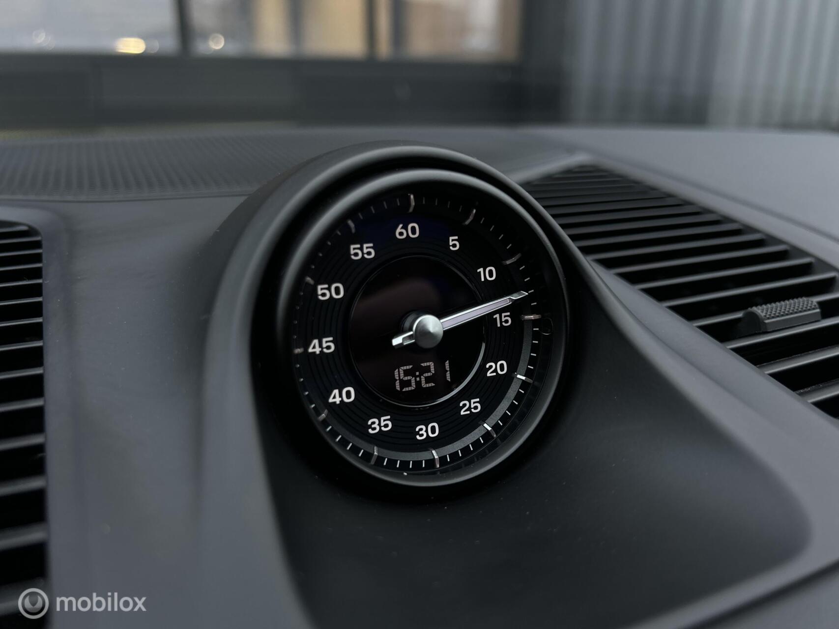 Foto van Porsche Cayenne E-hybrid