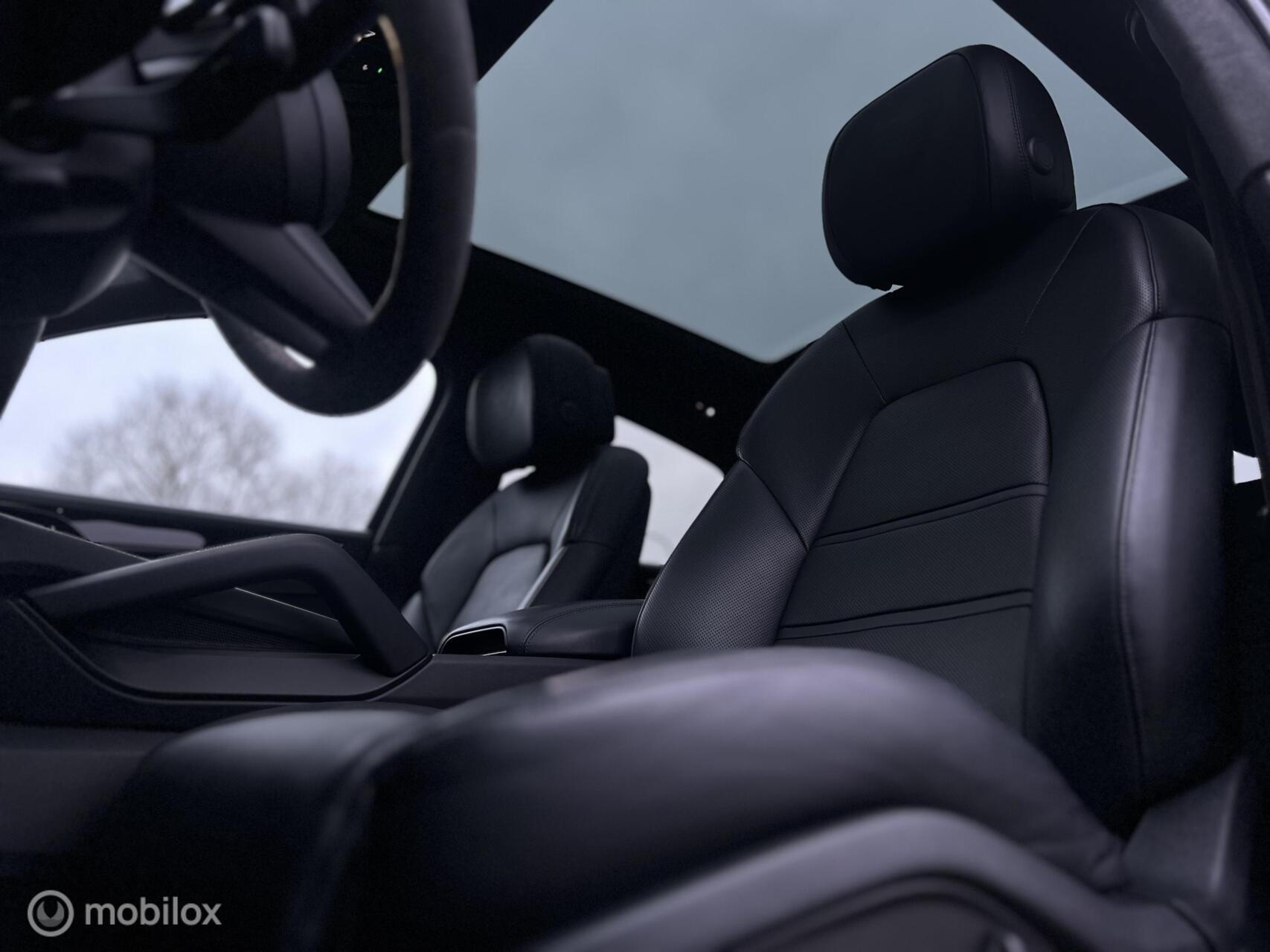 Foto van Porsche Cayenne E-hybrid