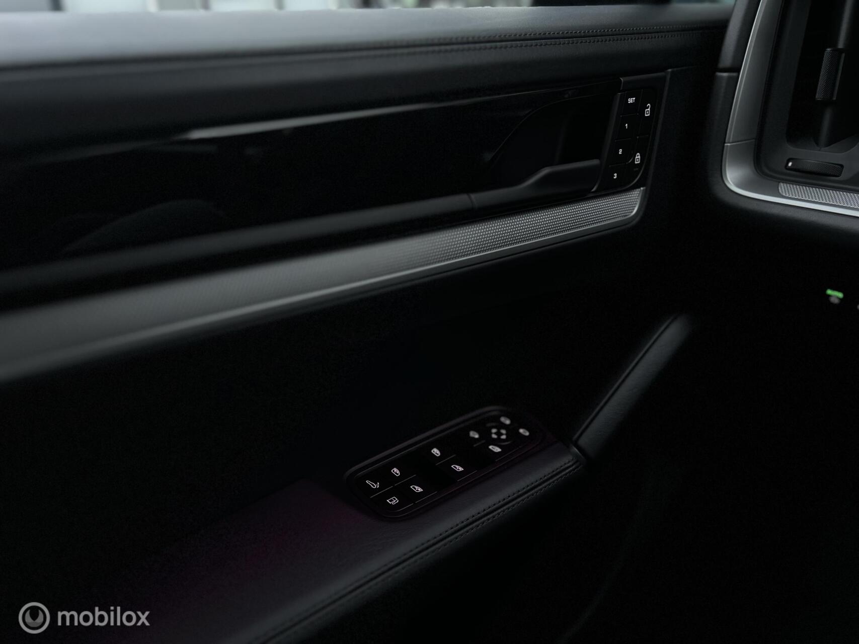 Foto van Porsche Cayenne E-hybrid