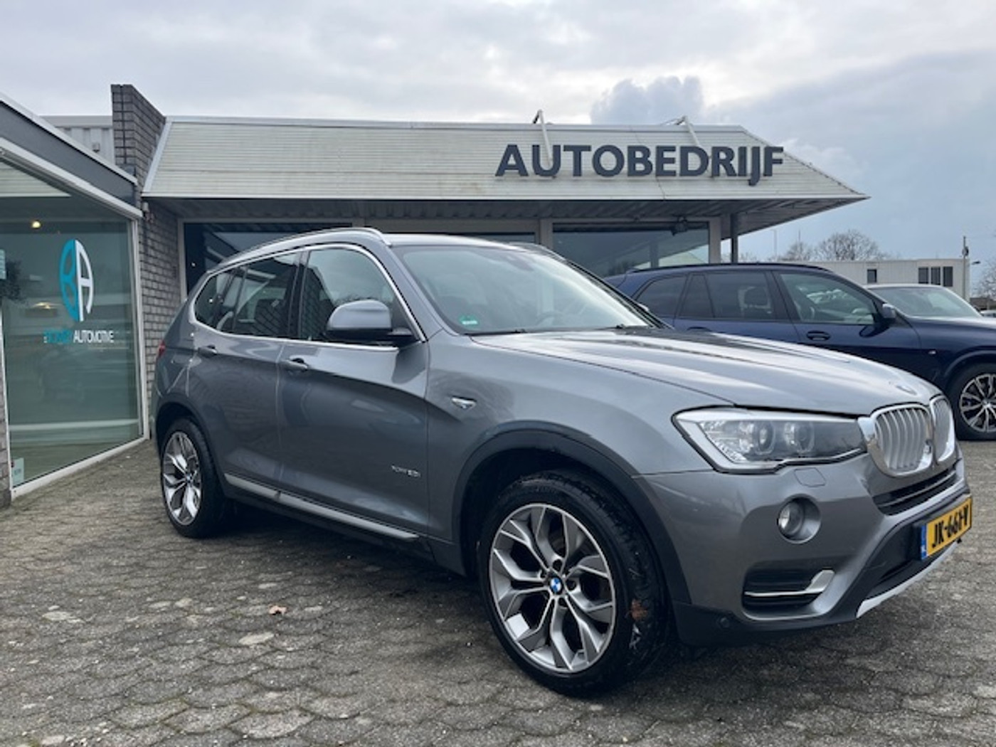 BMW X3 Xdrive20i xDrive20i High Executive / 1 JAAR GARANTIE / Pano 2016 - voorkant