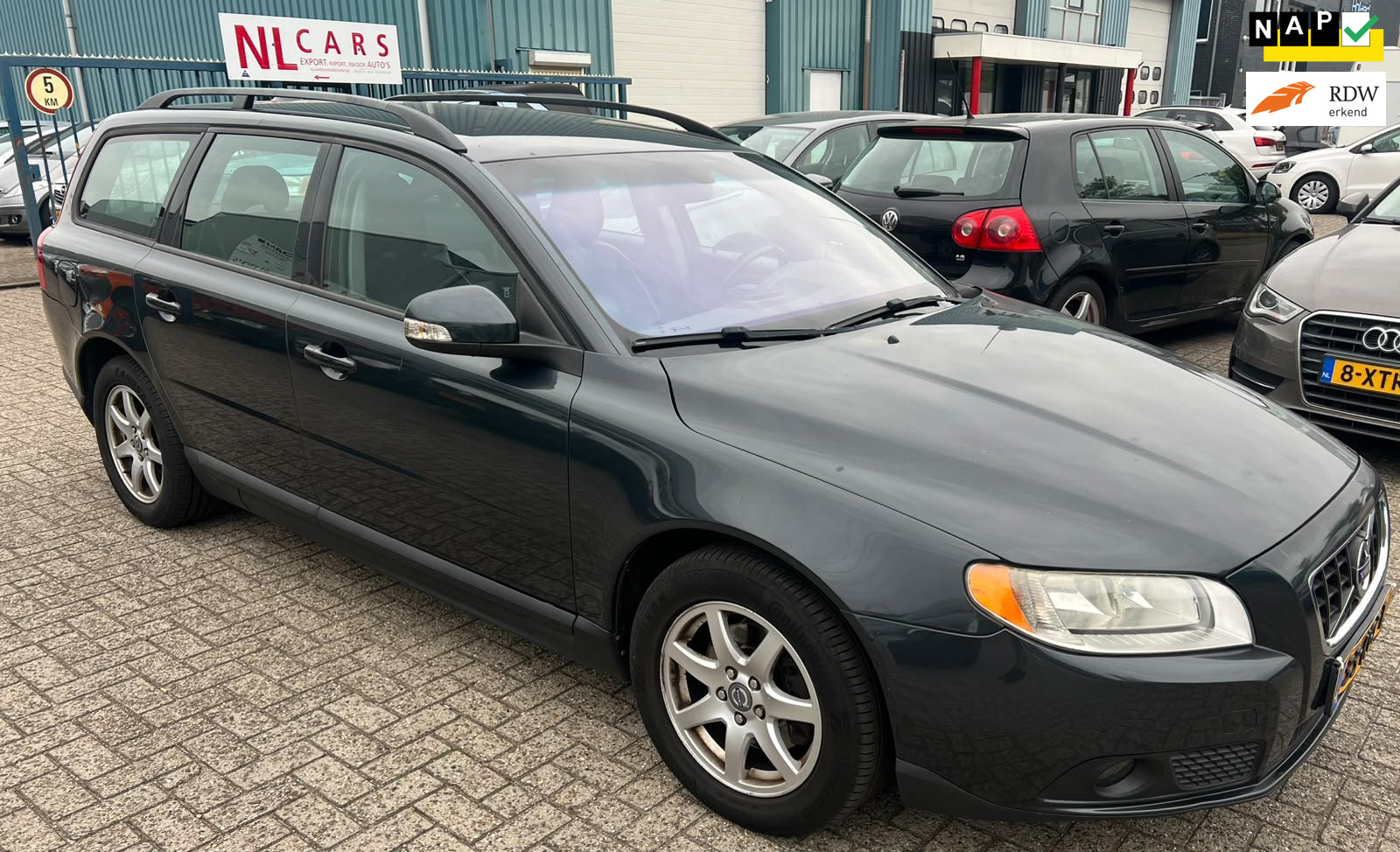 Volvo V70 2.4D Limited Edition rijdt super 2009 - voorkant