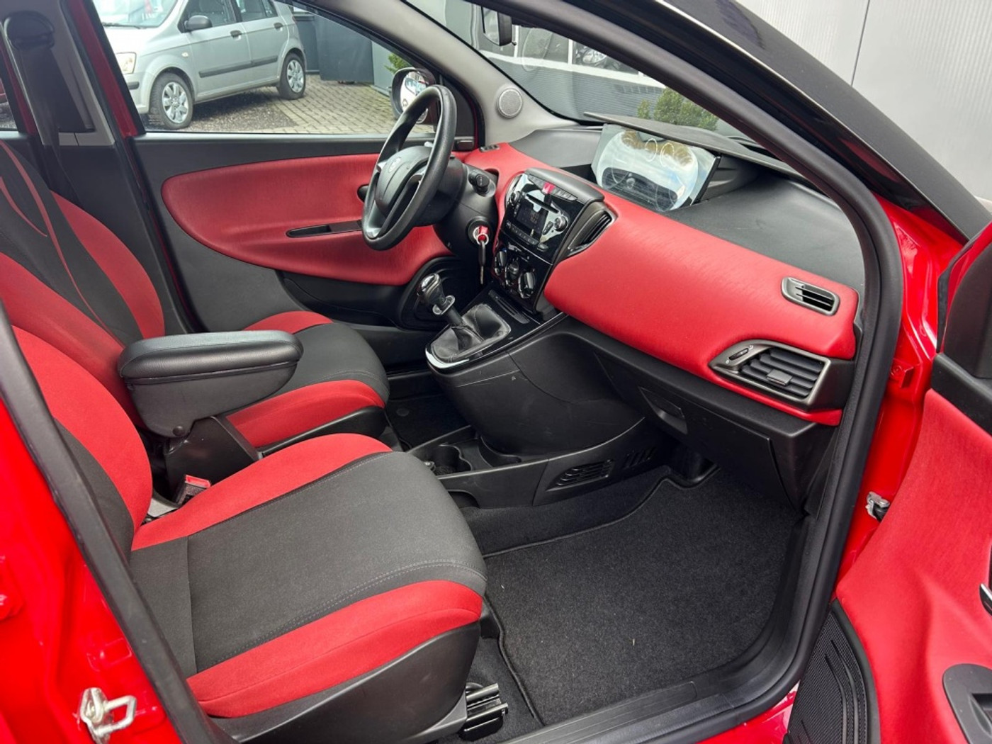 Foto van Lancia Ypsilon