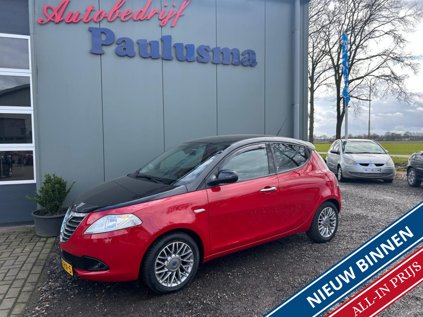 Lancia Ypsilon 0.9 TwinAir Bl.&Red Pdc|Lm-velgen|Airco 2012 - voorkant