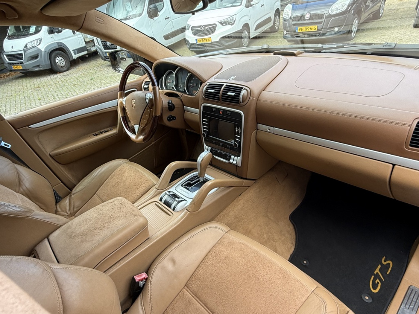 Foto van Porsche Cayenne GTS