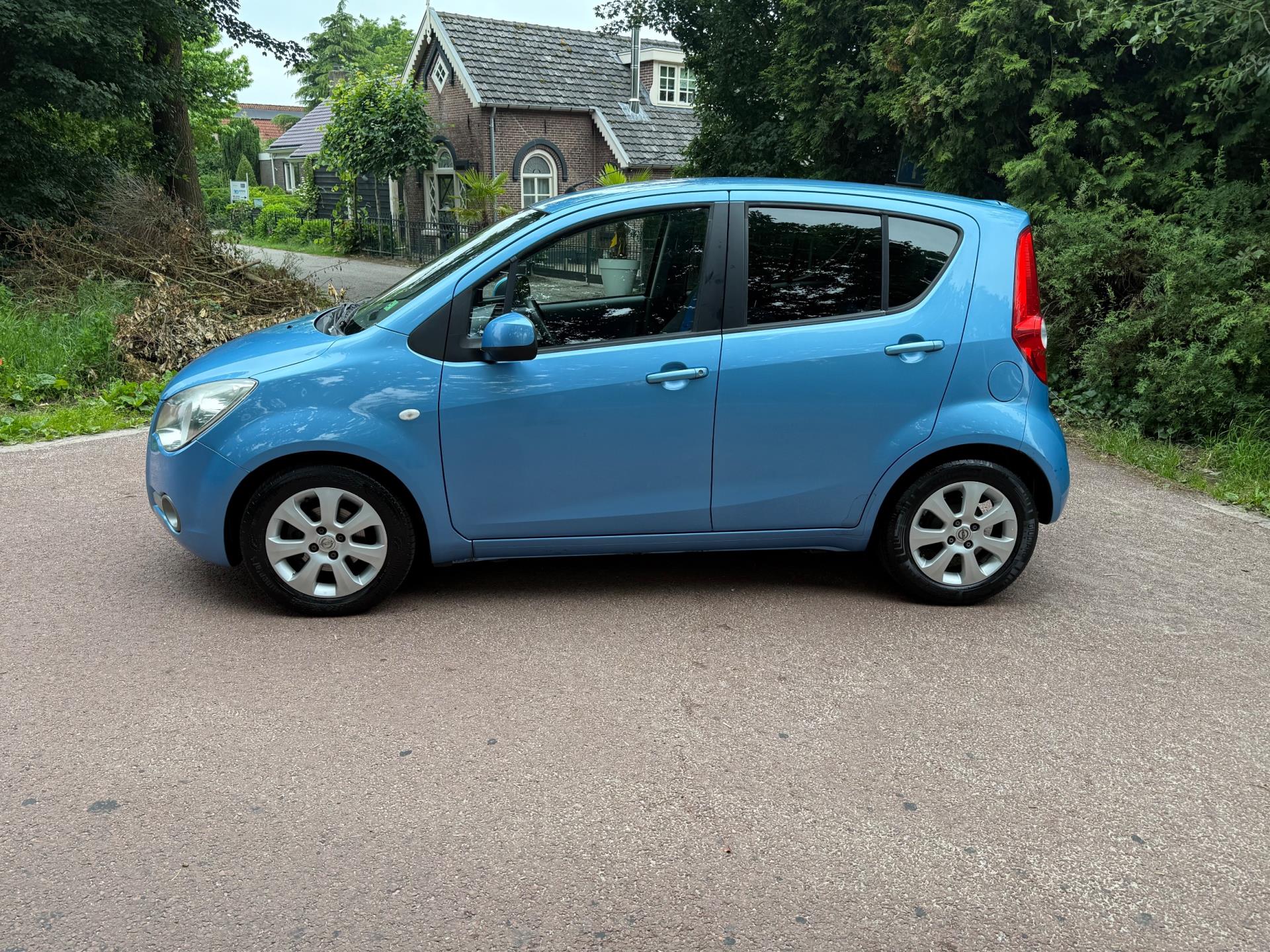 Foto van Opel Agila