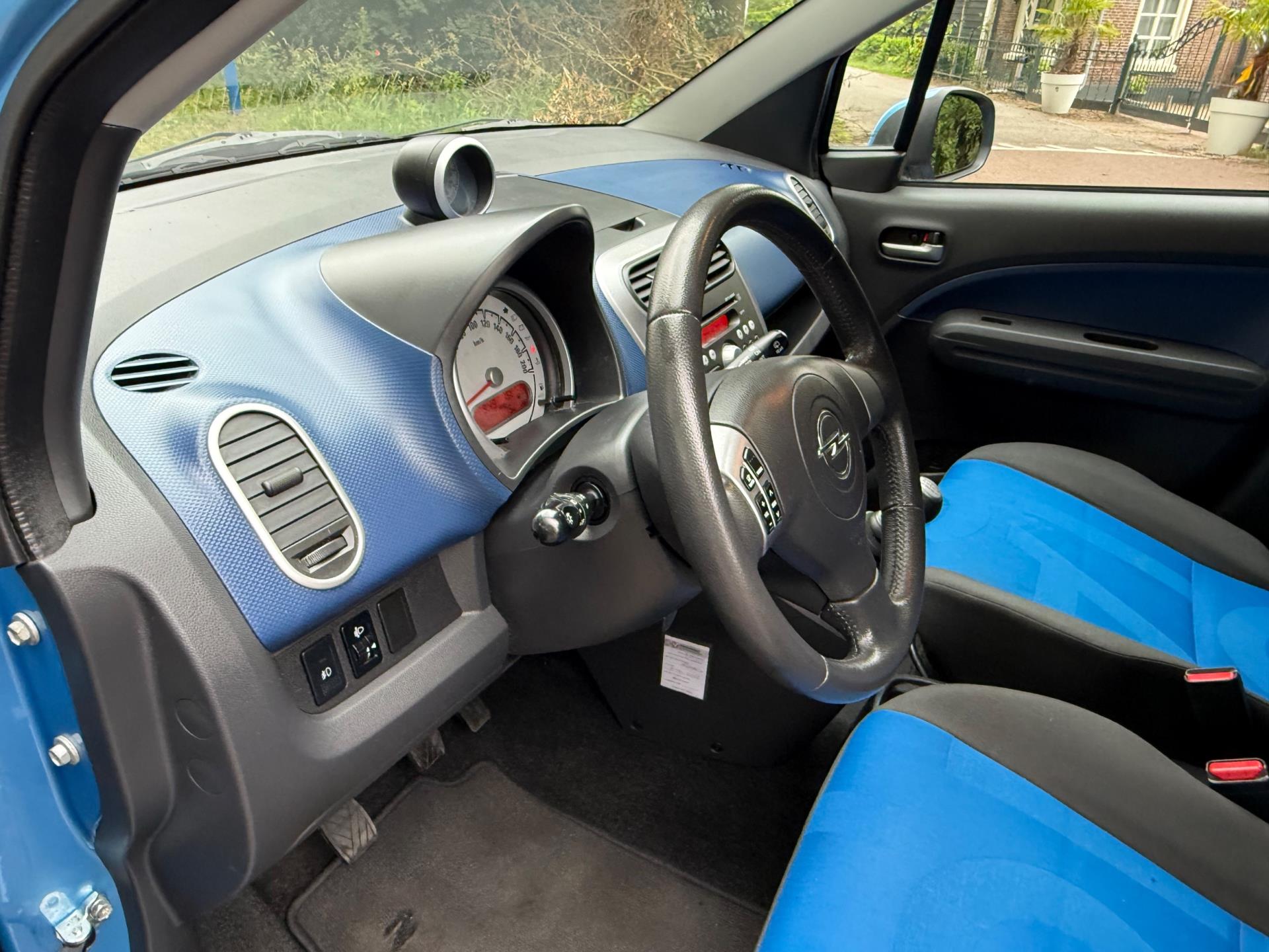 Foto van Opel Agila