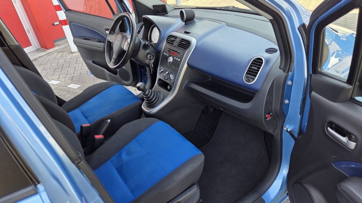 Foto van Opel Agila