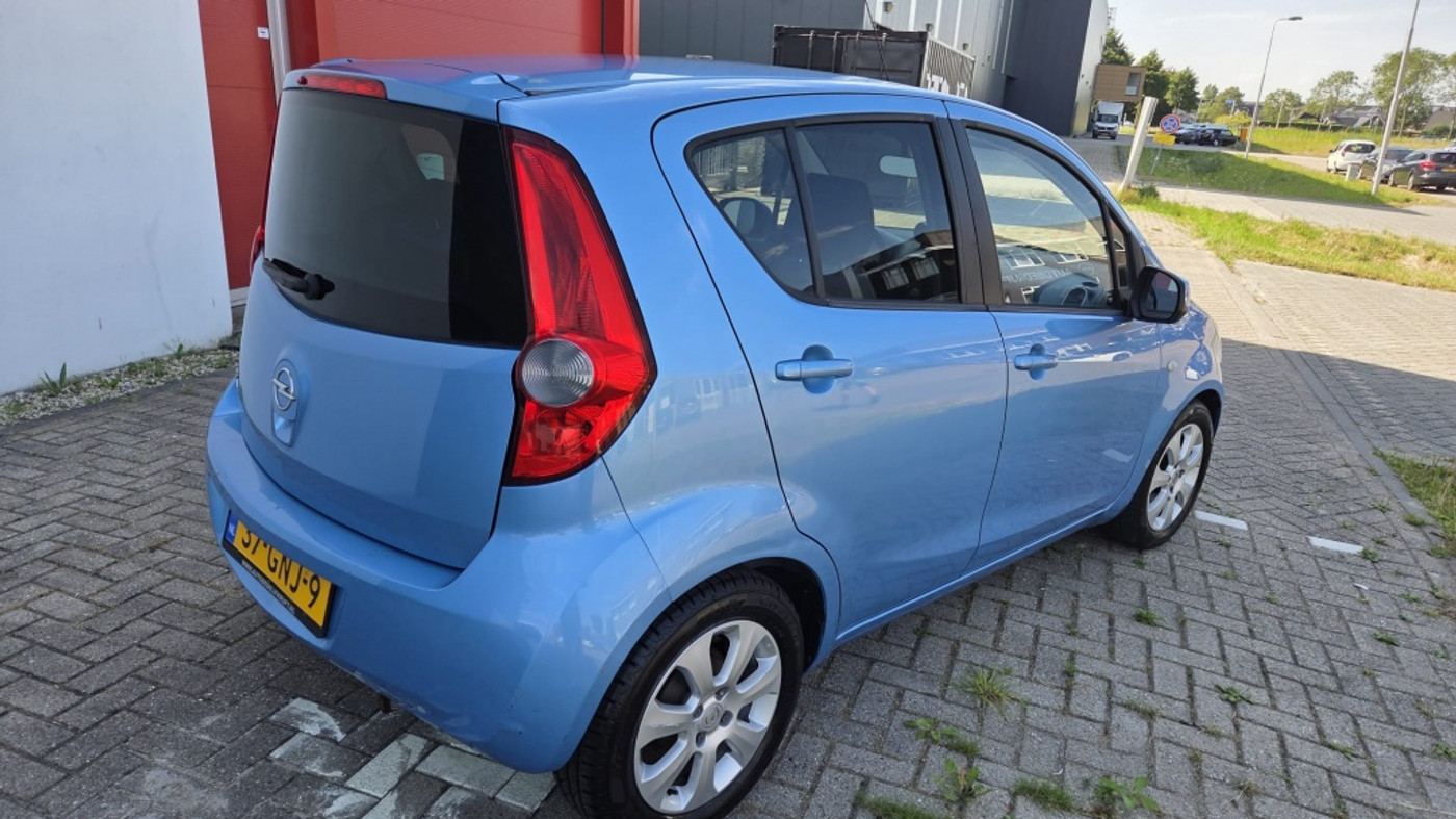 Foto van Opel Agila