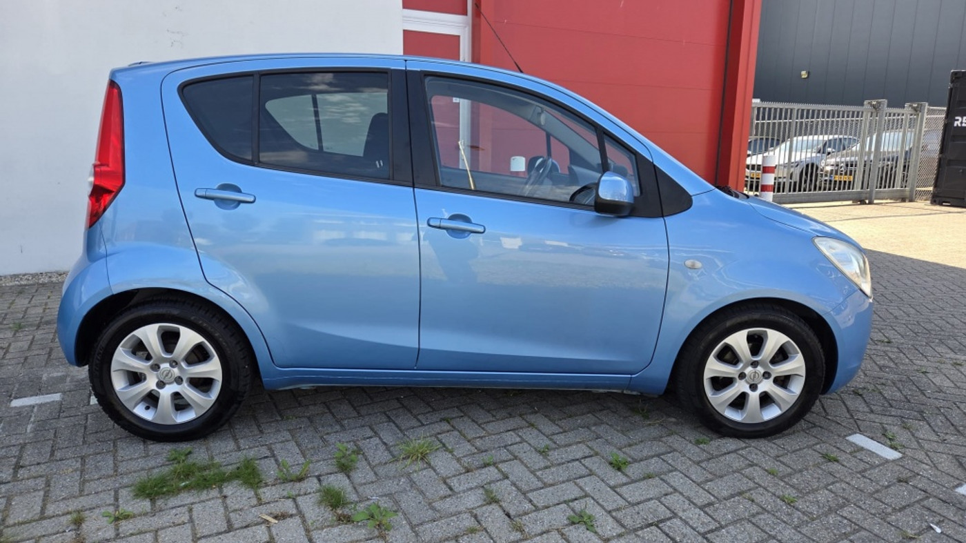 Foto van Opel Agila