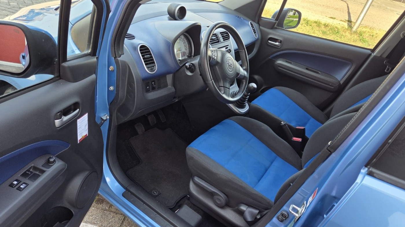 Foto van Opel Agila