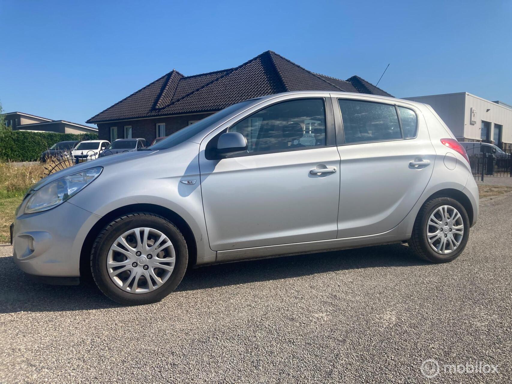 Hyundai I20 1.4i Dynamic 5deurs airco 2010 - voorkant