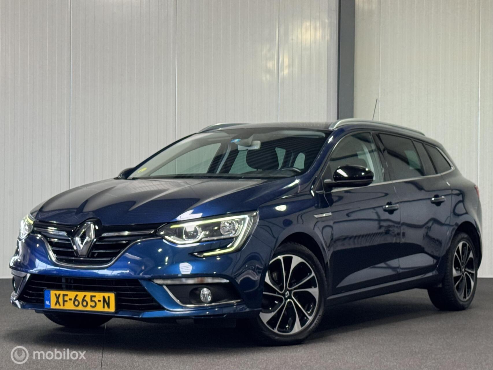 Renault Megane 1.5 Blue dCi Limited [ NAP trekhaak cruise LM ] 2018 - voorkant