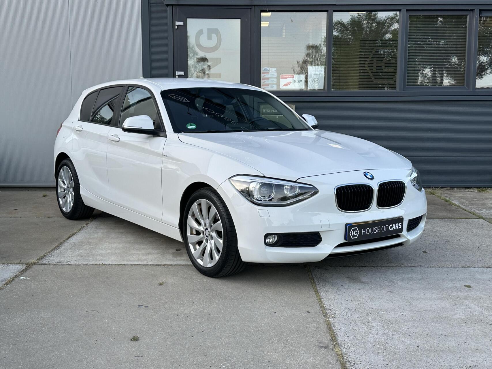 BMW 1er Reihe 116i Business 2012 - voorkant