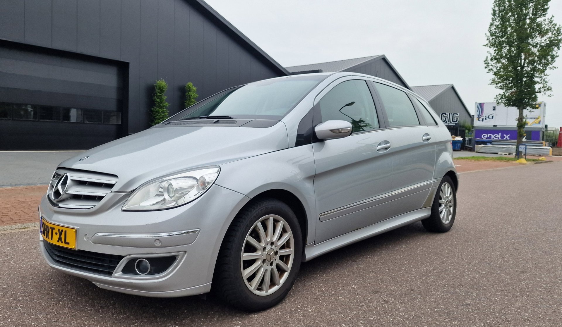 Mercedes-Benz B 170 170 AUTOMAAT NAVI PSENSOR TREKHAAK 2 X SLEUTELS 2005 - voorkant