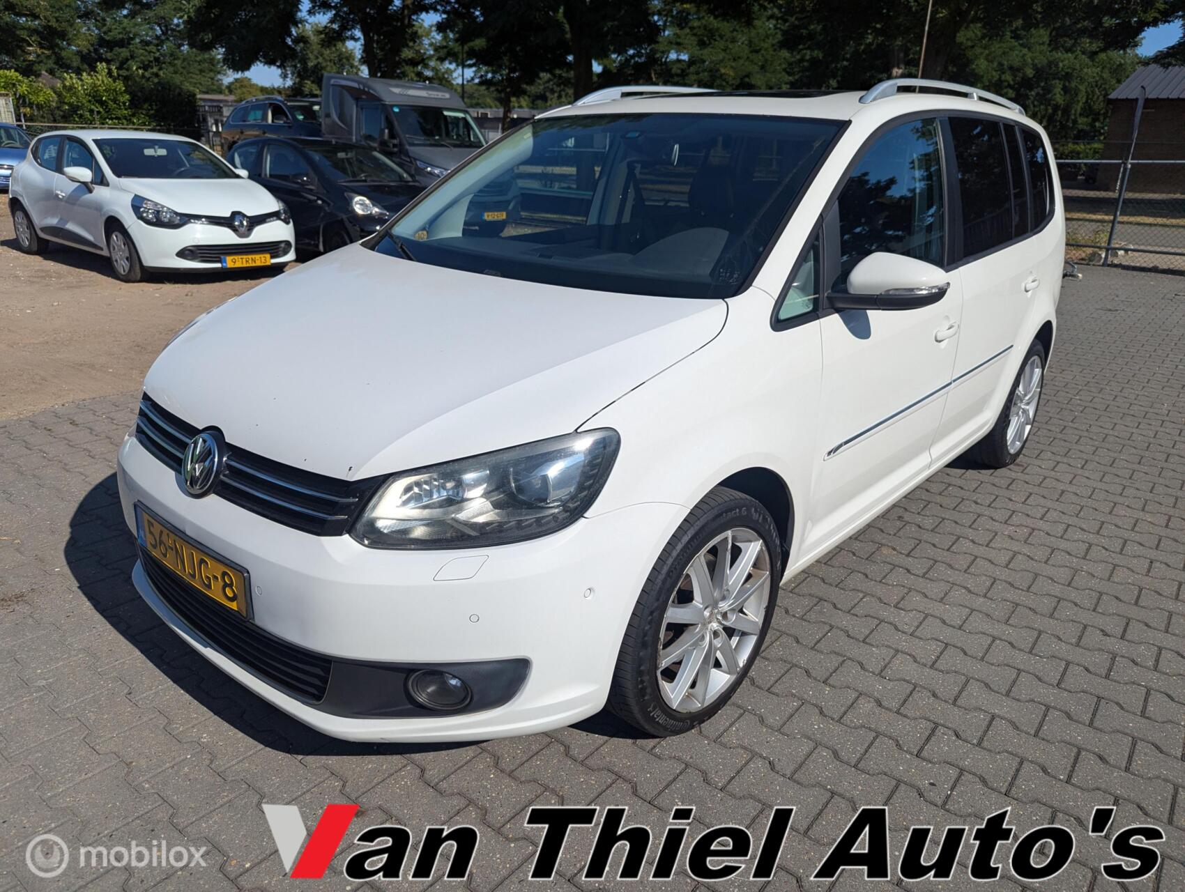 Volkswagen Touran 1.2 TSI Highline BlueMotion 2010 - voorkant