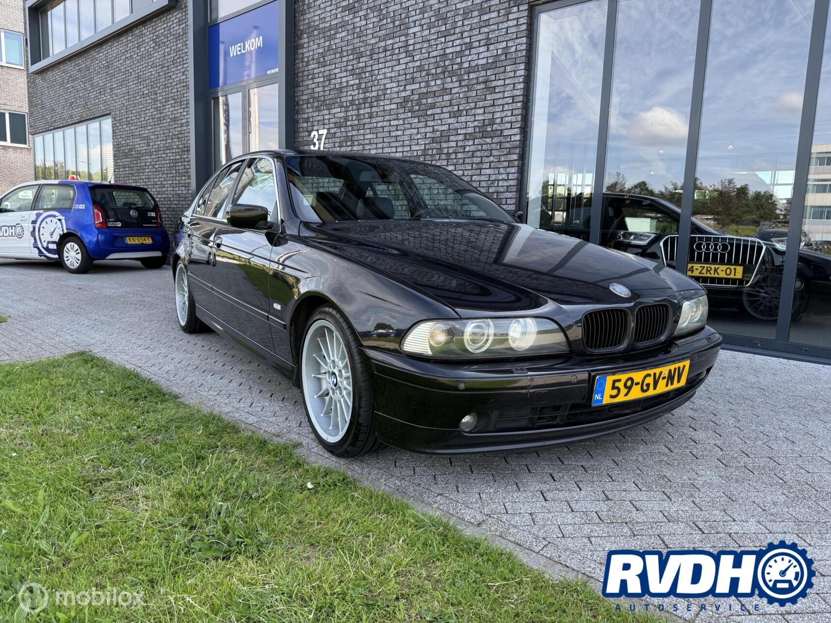 BMW 5er Reihe 530i Executive 2001 - voorkant