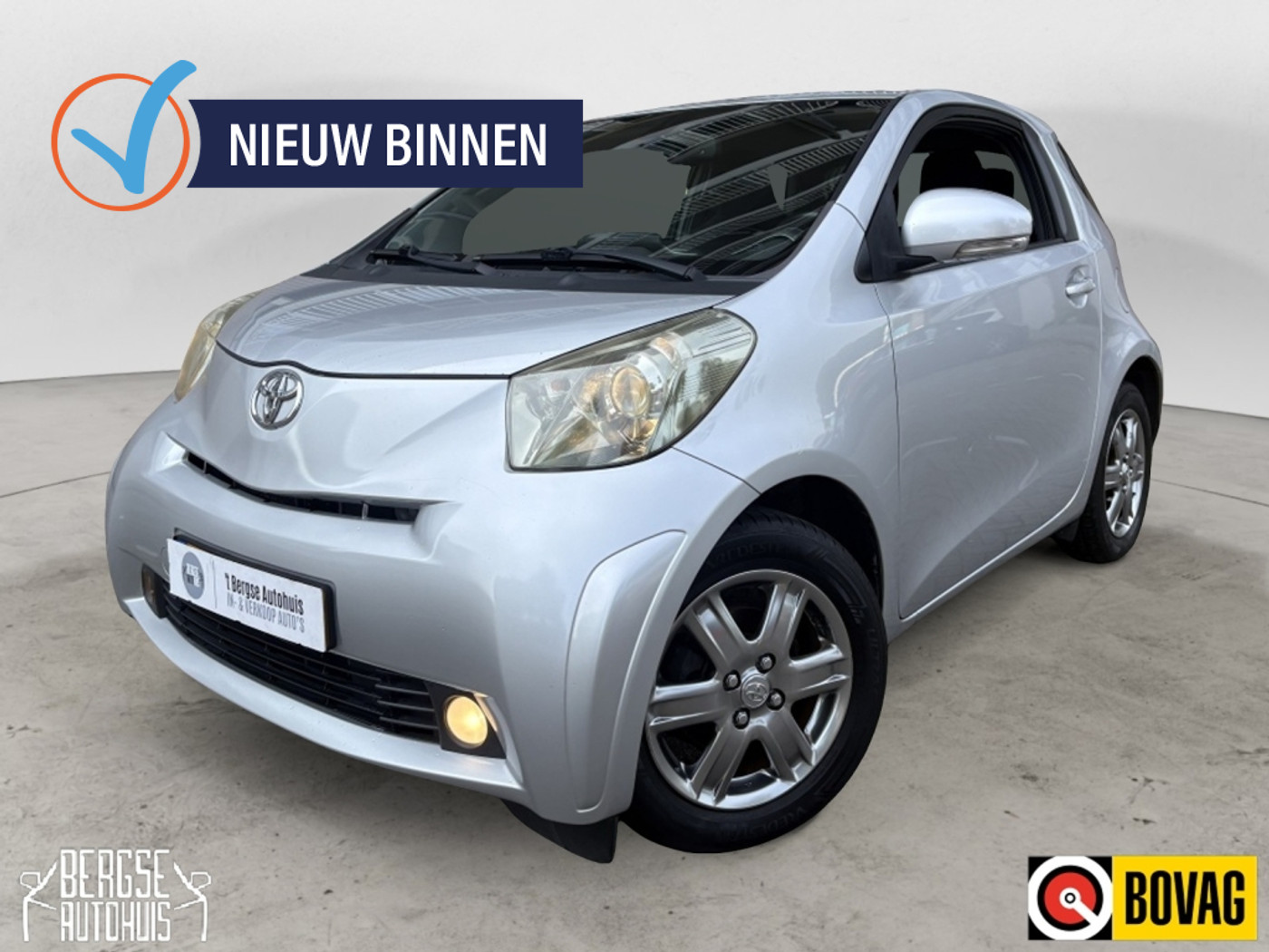 Toyota Toyota Iq 1.0 VVTi Aspiration Ecc Lmv Keyless Nap 2009 - voorkant