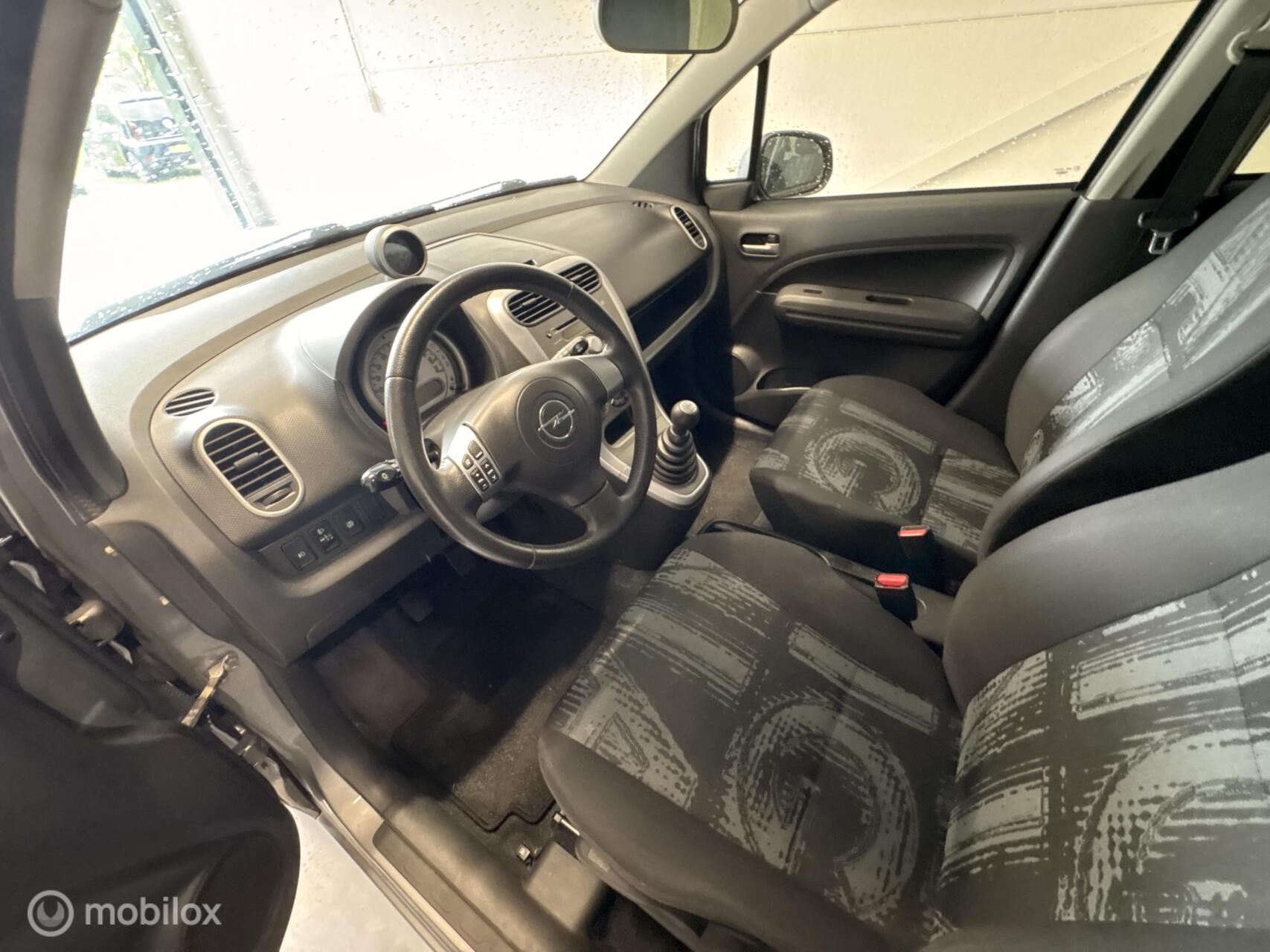 Foto van Opel Agila