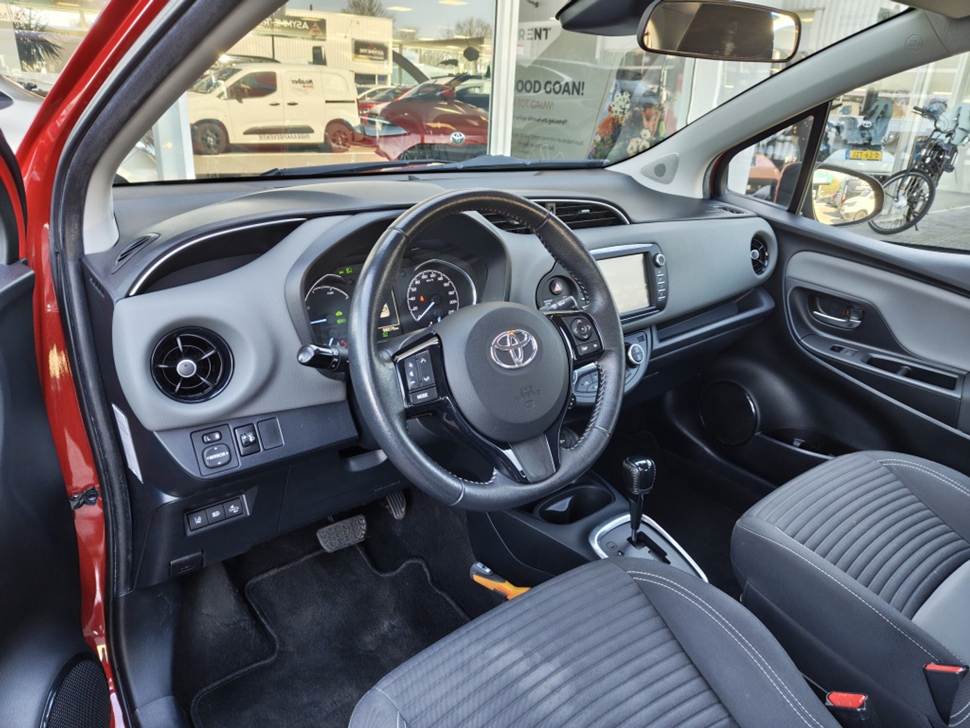 Foto van Toyota Toyota Yaris Hybrid