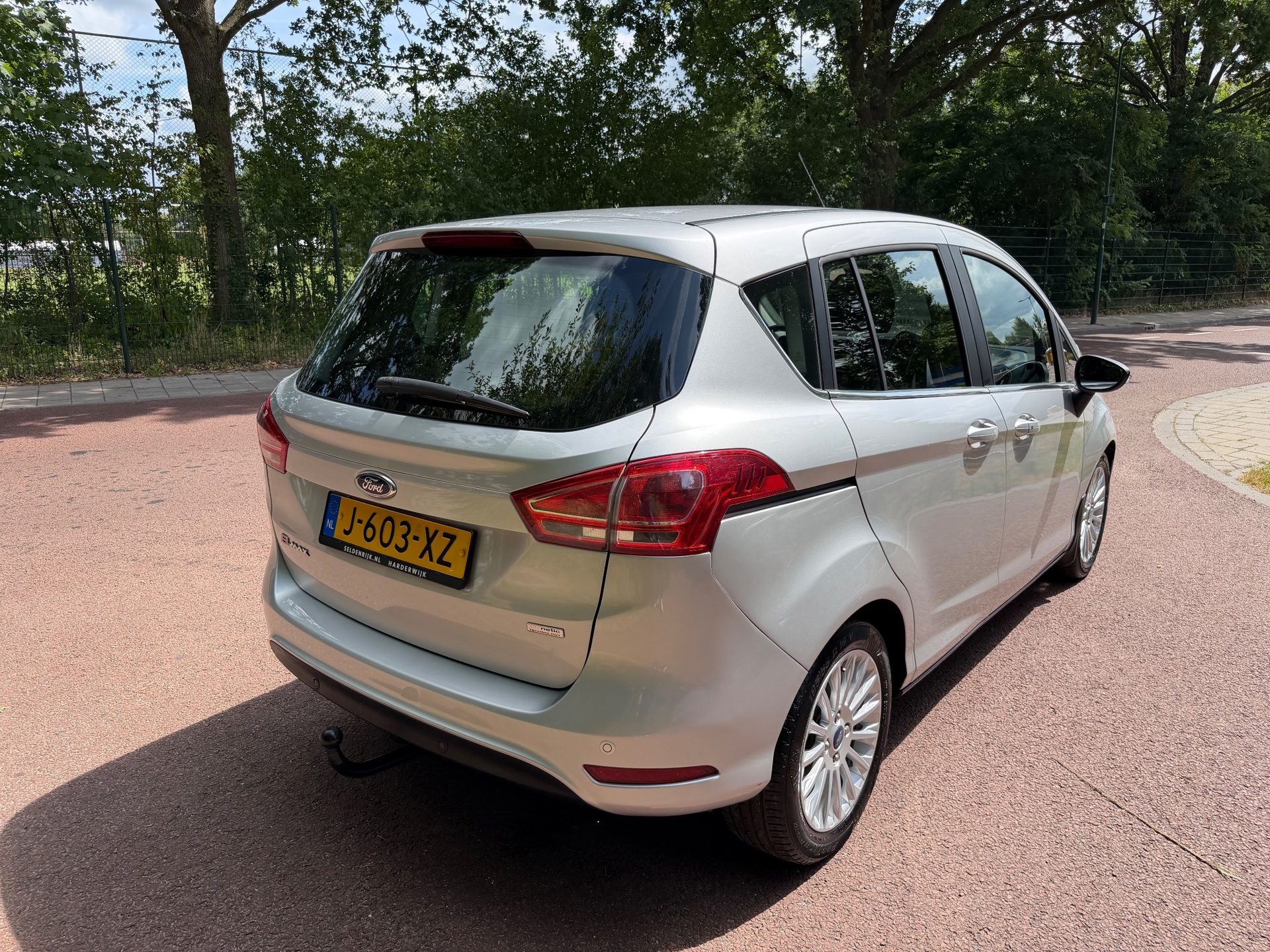 Foto van Ford B-max