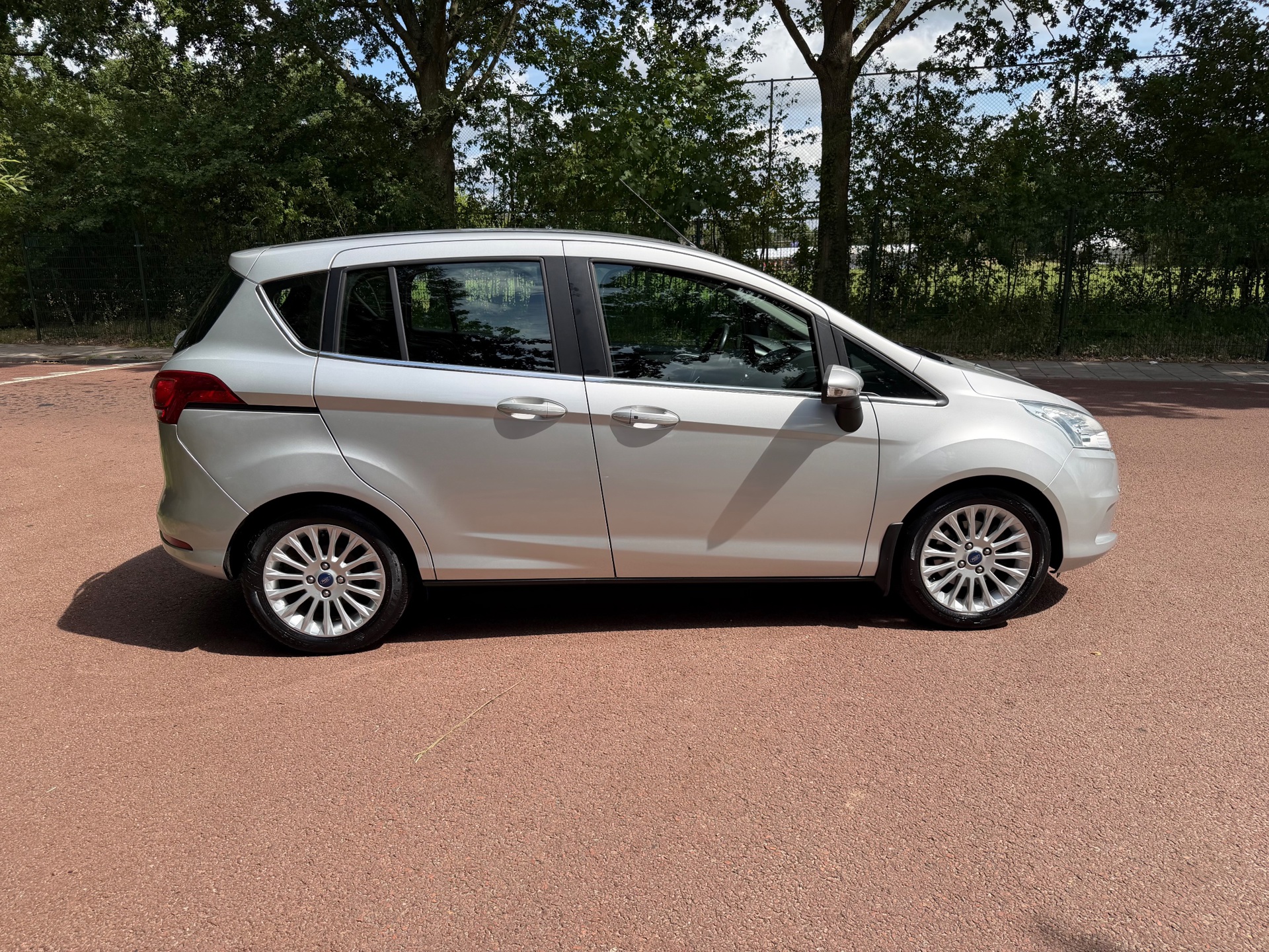 Foto van Ford B-max