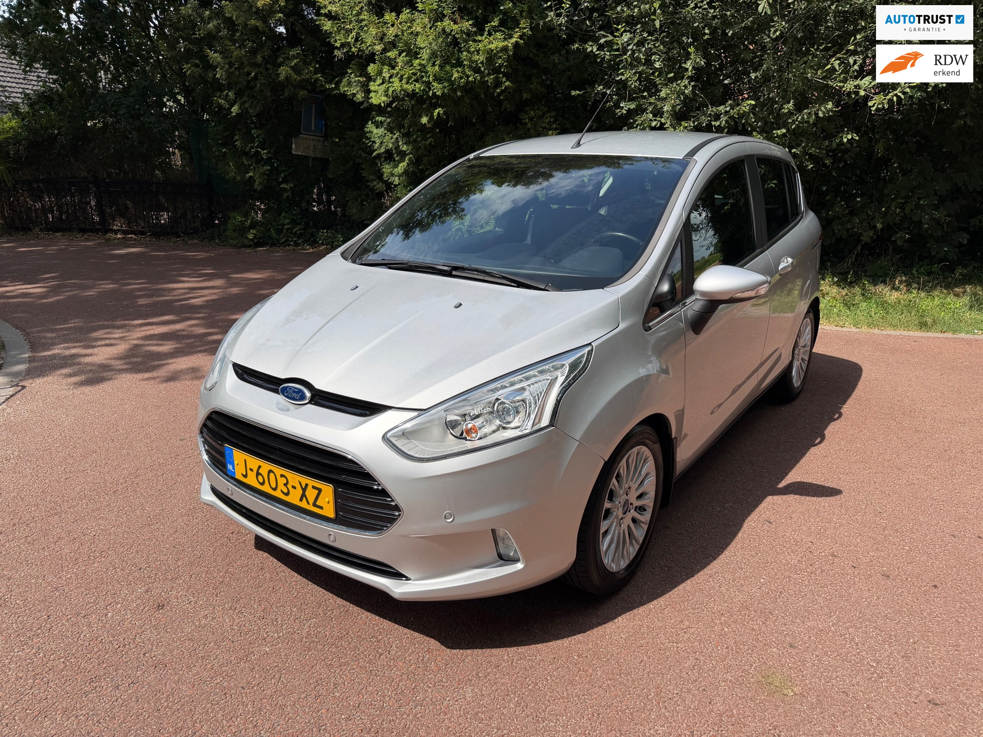 Ford B-max 1.0 EcoBoost Titanium / Airco / Aux / cruise control / Apk 2013 - voorkant