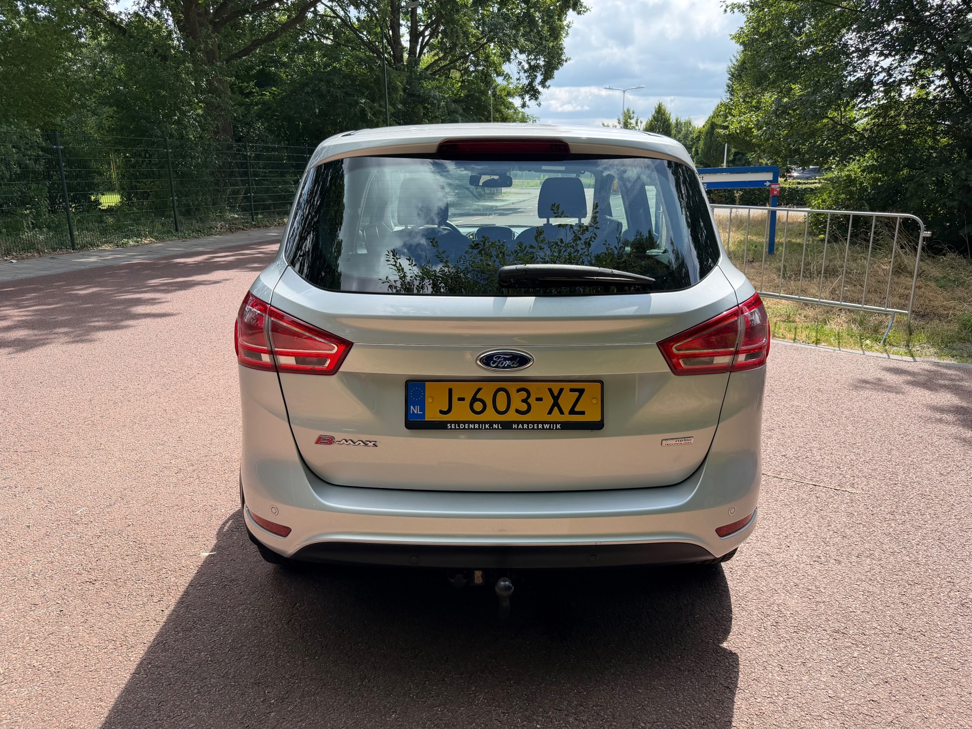 Foto van Ford B-max