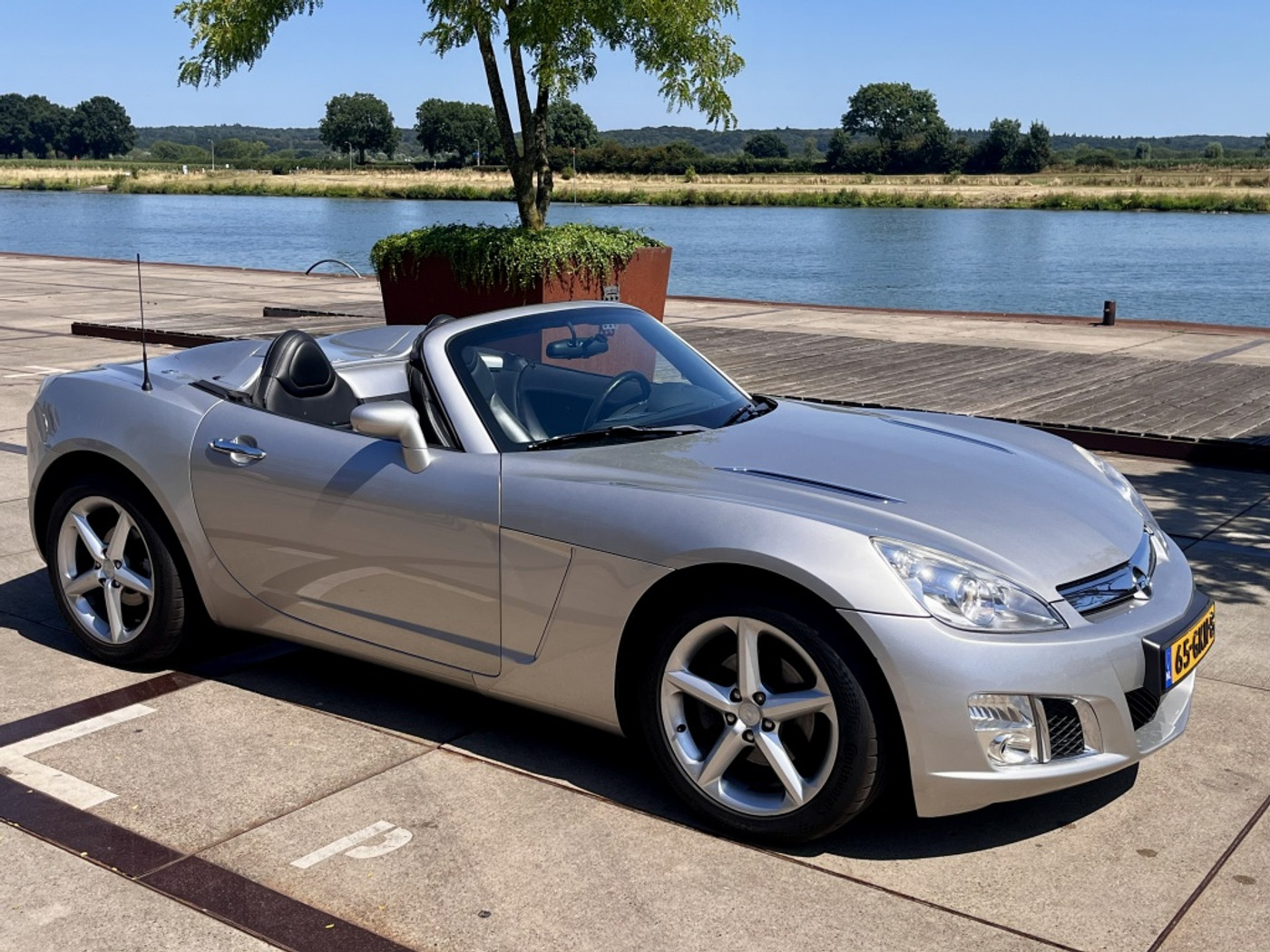 Foto van Opel GT