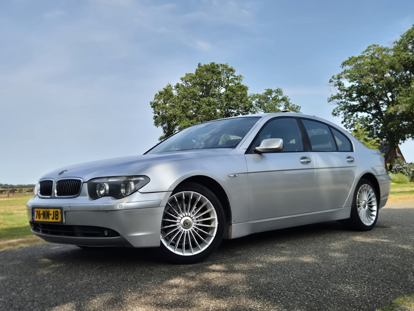 BMW 7er Reihe 735i Executive 2004 - voorkant