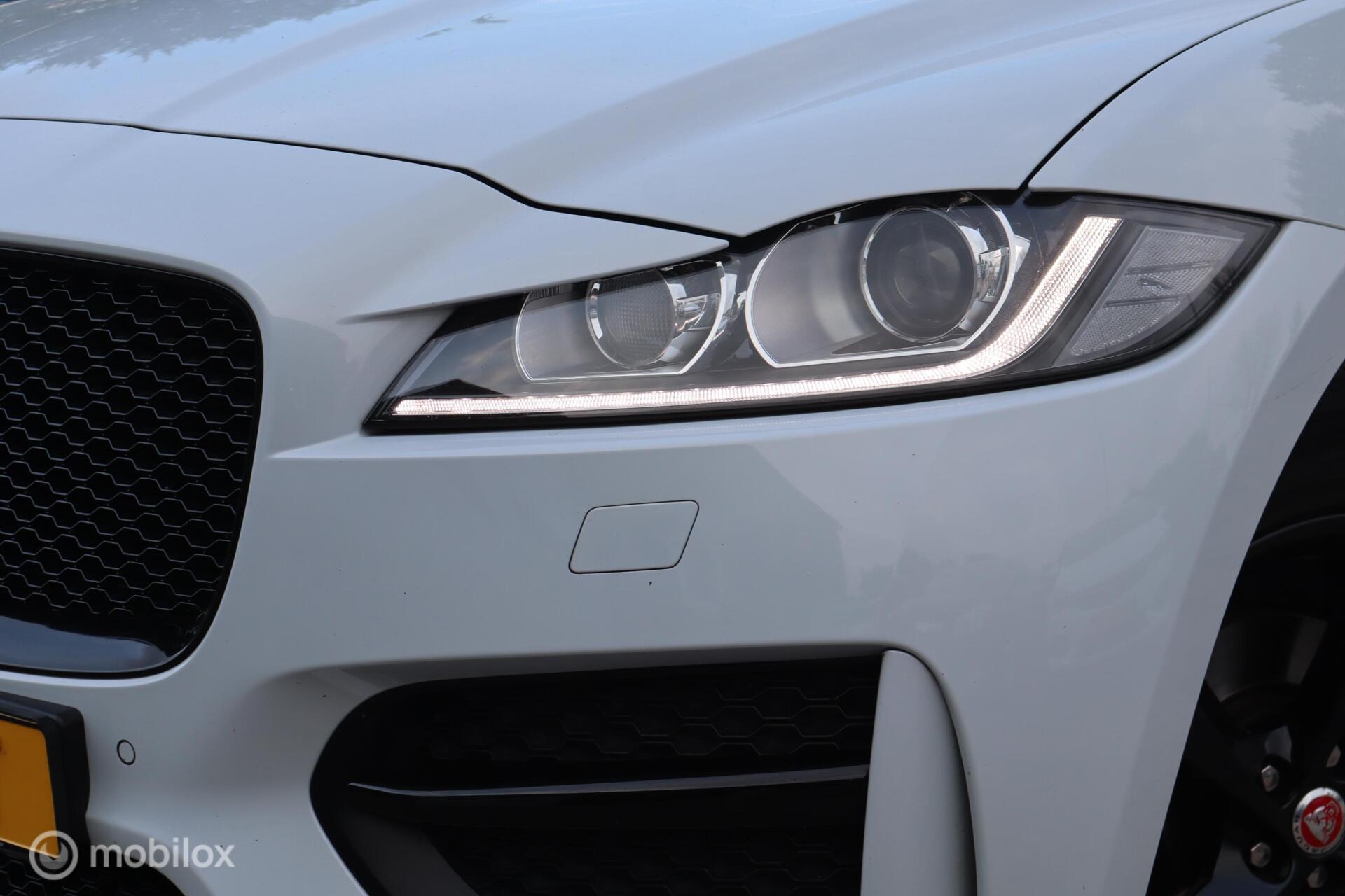 Foto van Jaguar Jaguar F-pace