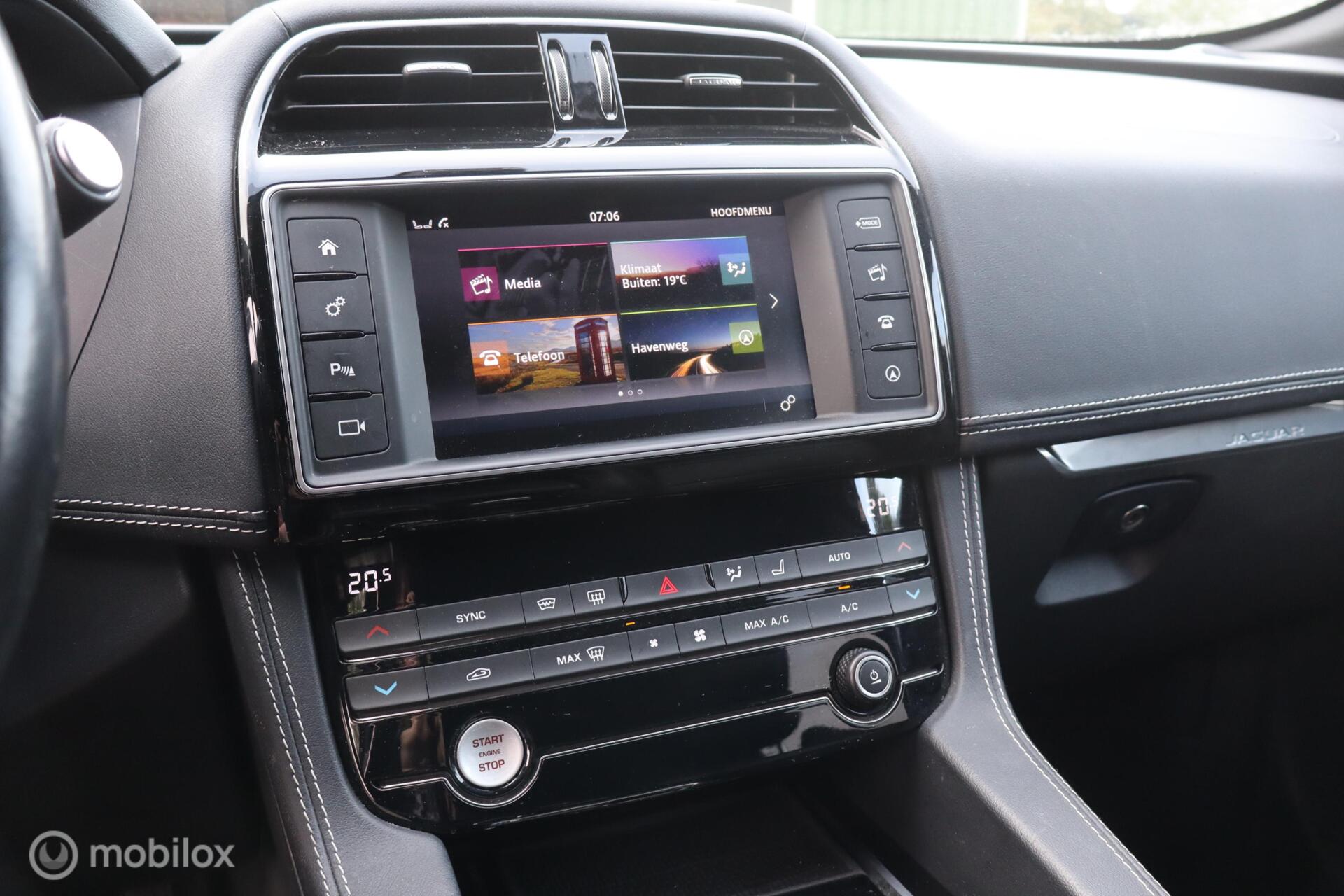 Foto van Jaguar Jaguar F-pace