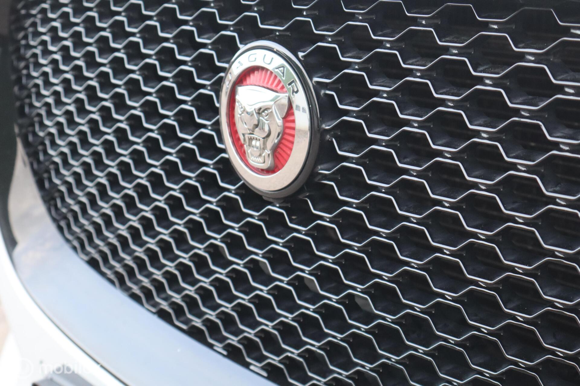 Foto van Jaguar Jaguar F-pace
