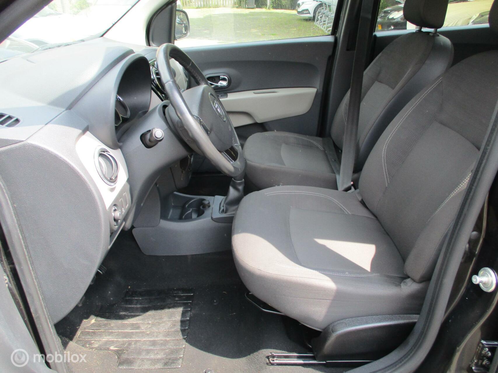 Foto van Dacia Lodgy