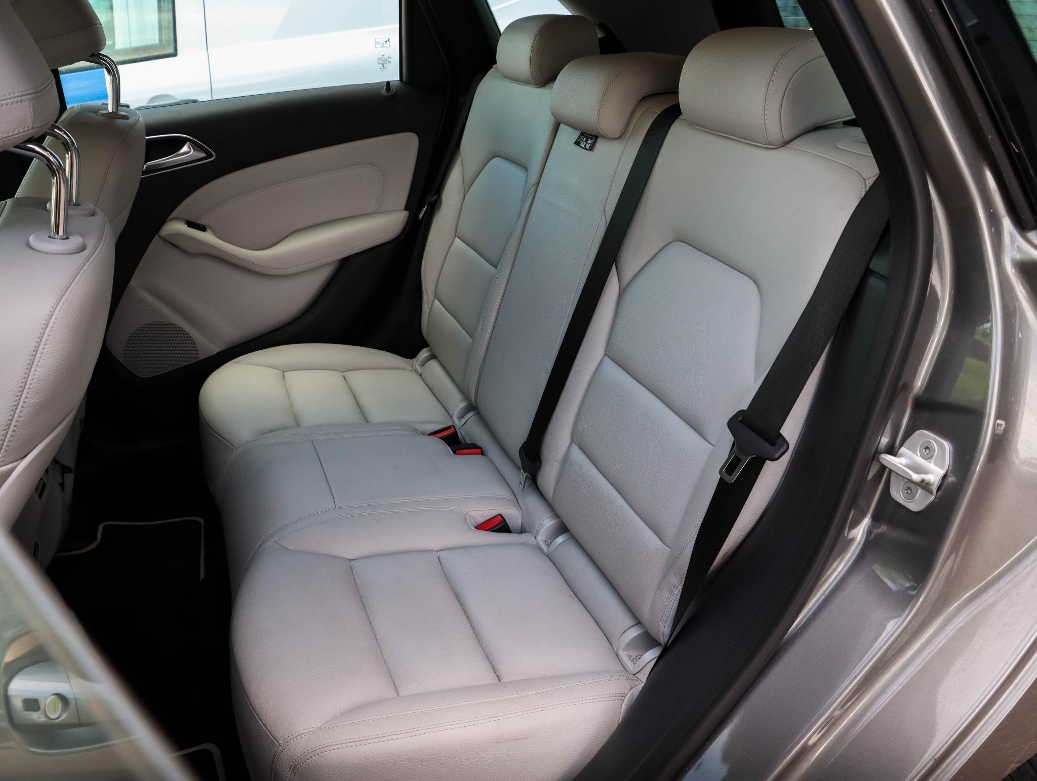 Foto van Mercedes-Benz B 200