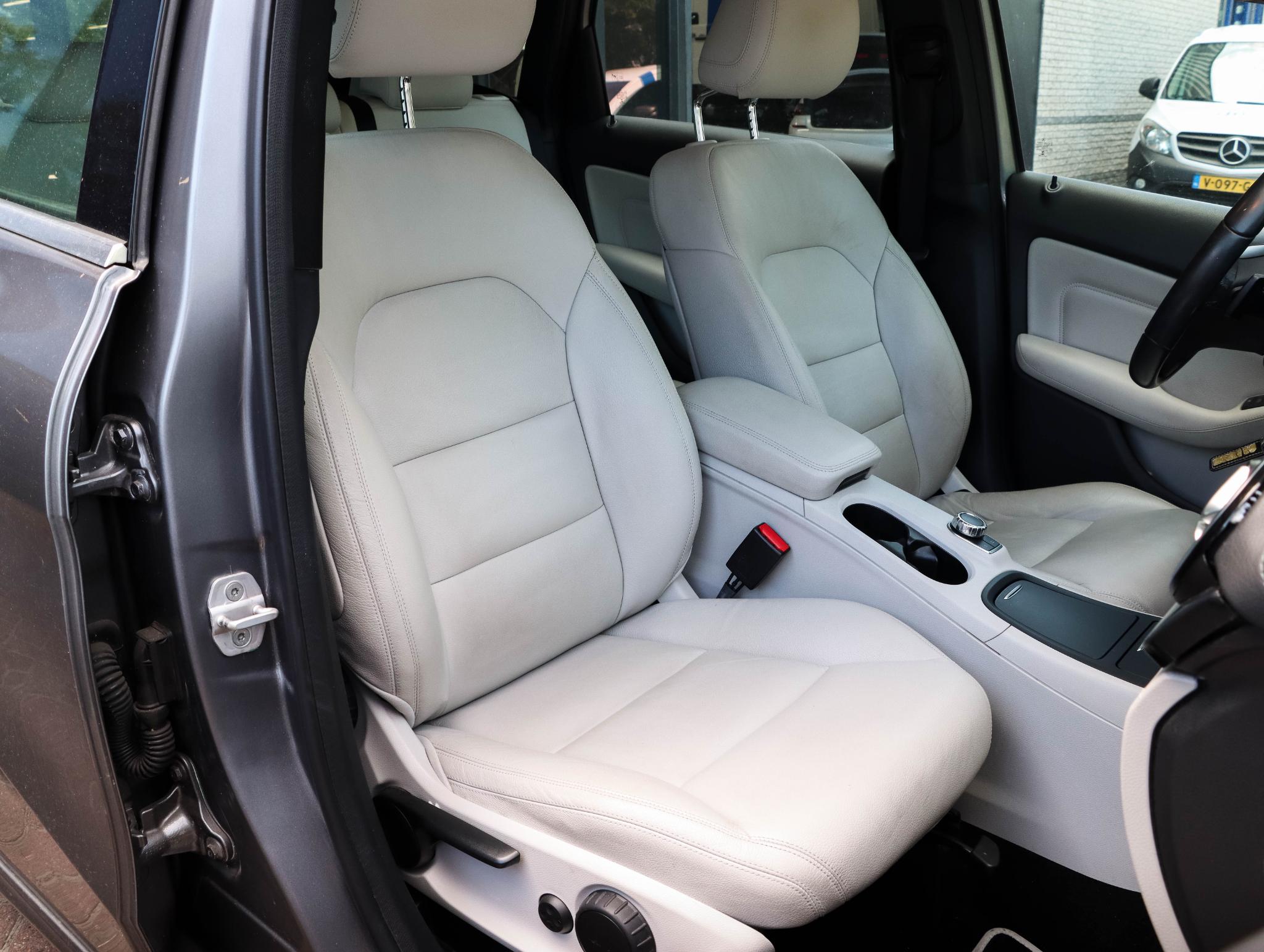 Foto van Mercedes-Benz B 200
