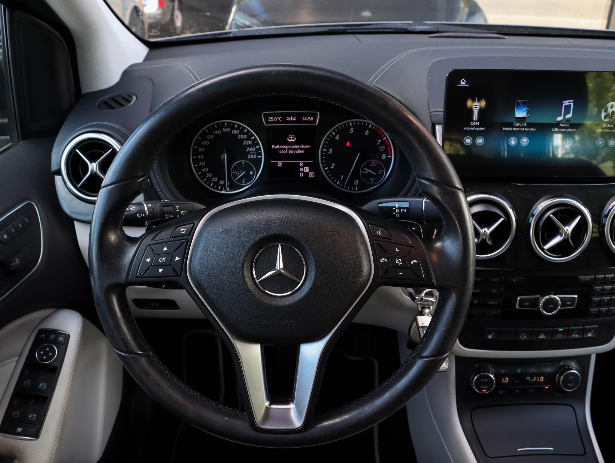 Foto van Mercedes-Benz B 200
