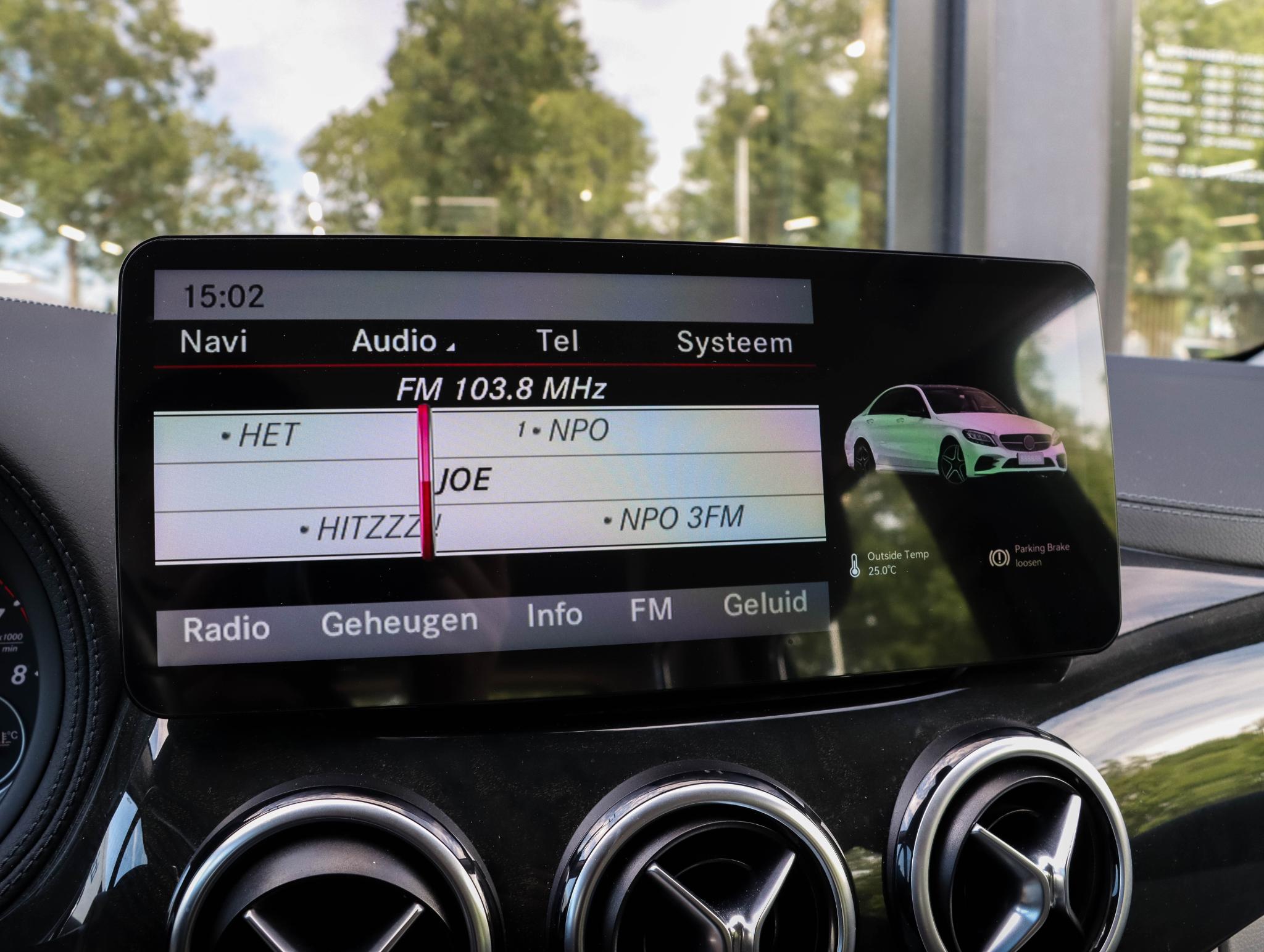 Foto van Mercedes-Benz B 200