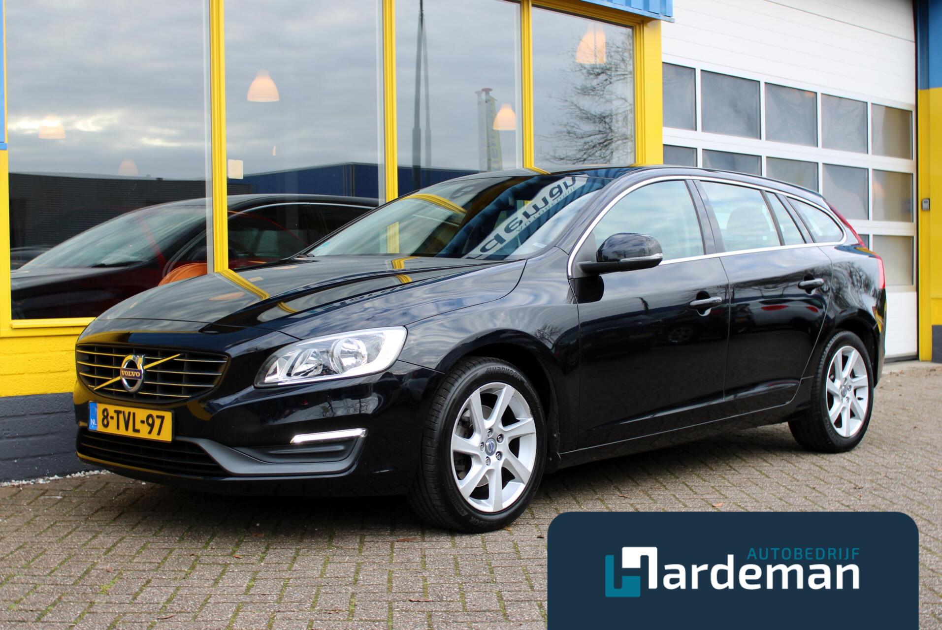 Volvo V60 1.6 T3 Momentum Navi Trekhaak 2014 - voorkant