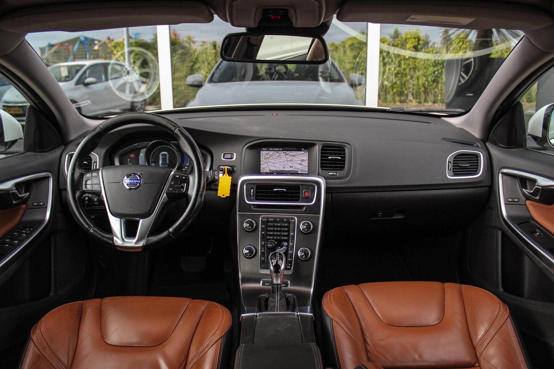 Foto van Volvo V60 Plug In Hybrid