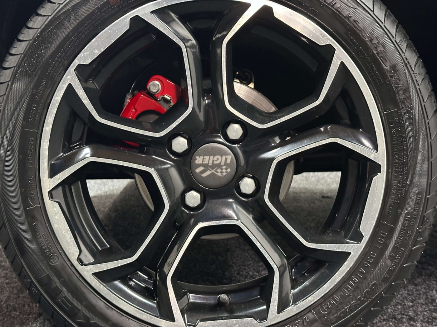 Foto van Ligier Js60